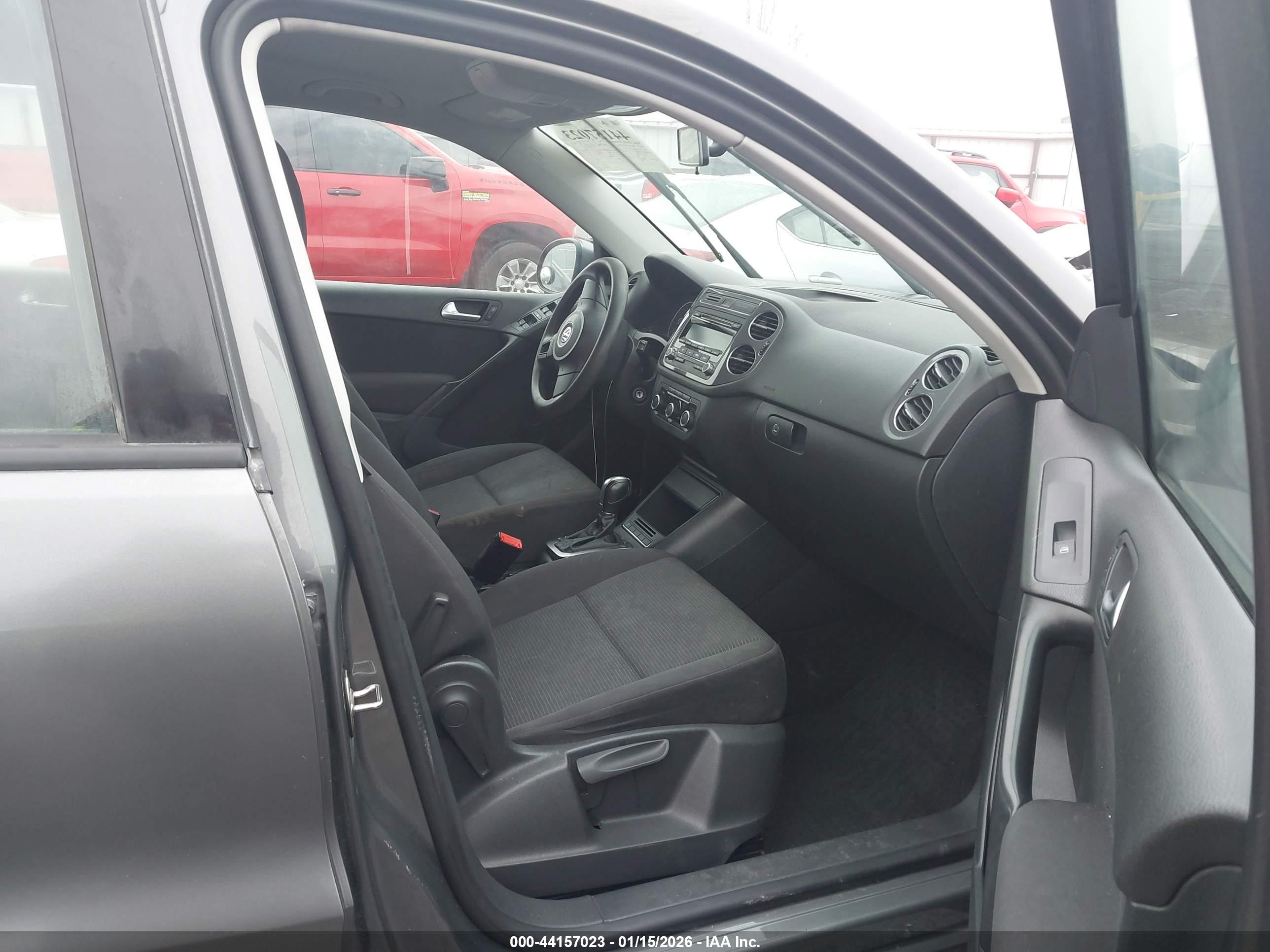 VOLKSWAGEN TIGUAN image 5