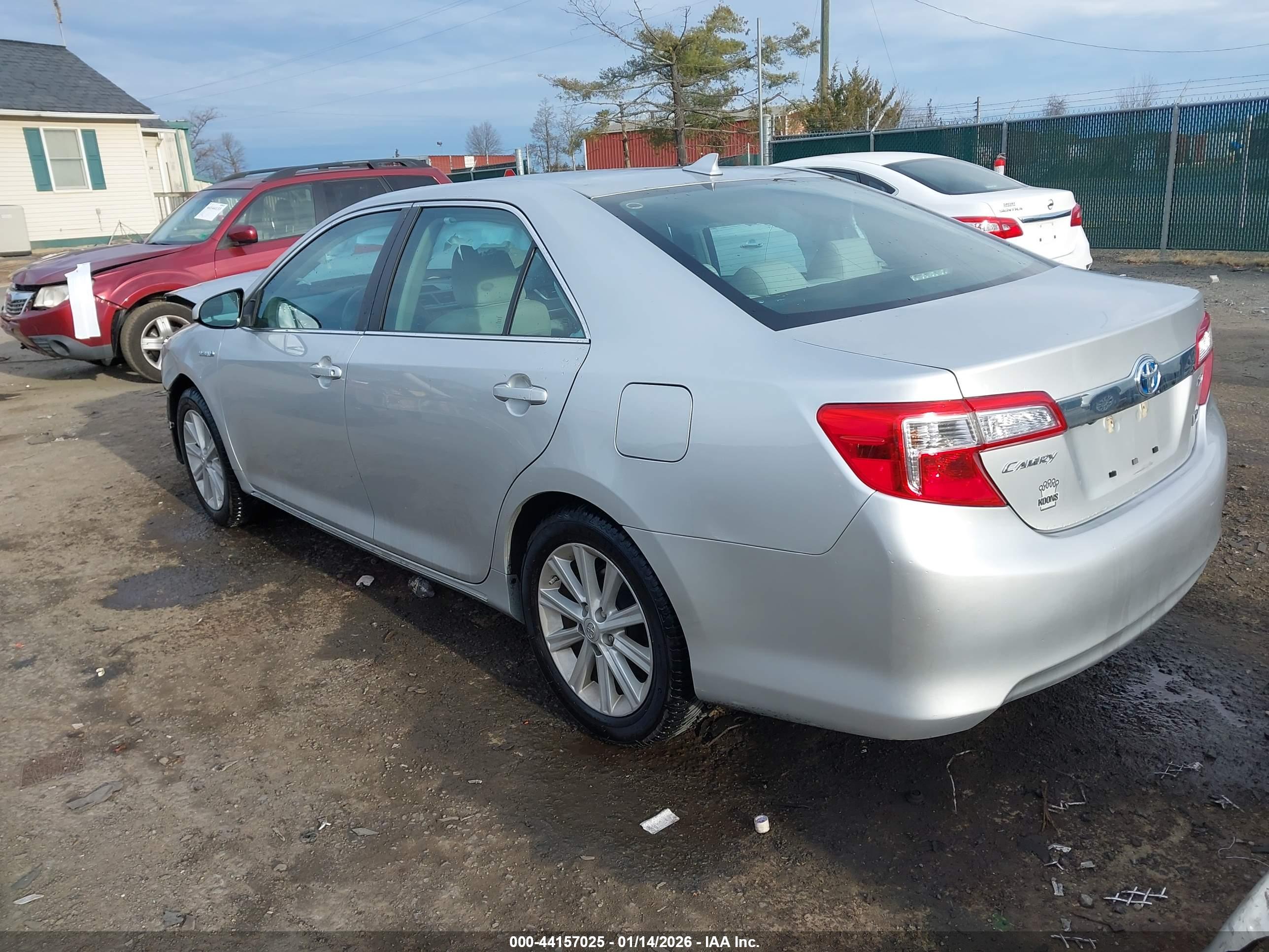 TOYOTA CAMRY image 3