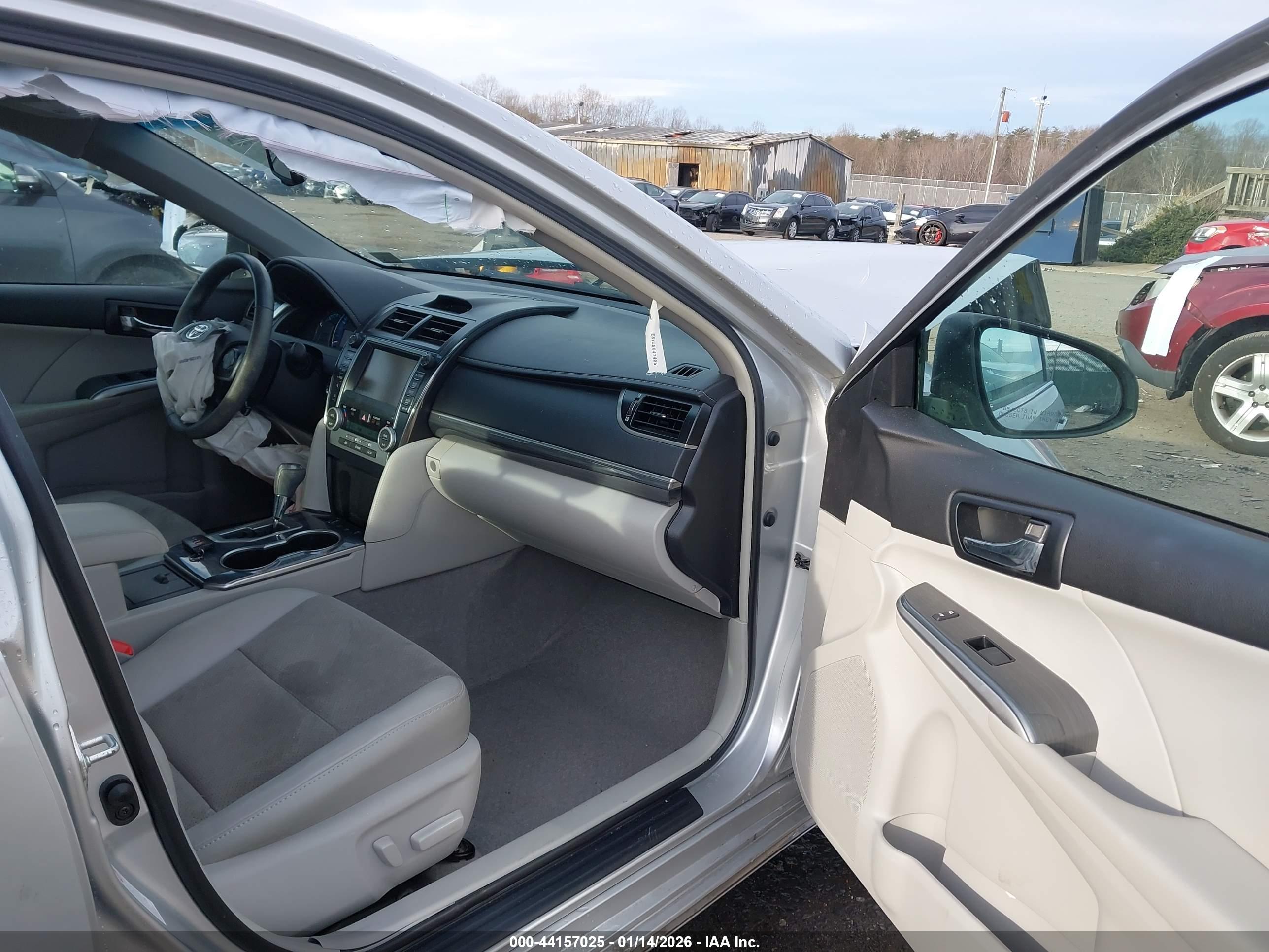 TOYOTA CAMRY image 5