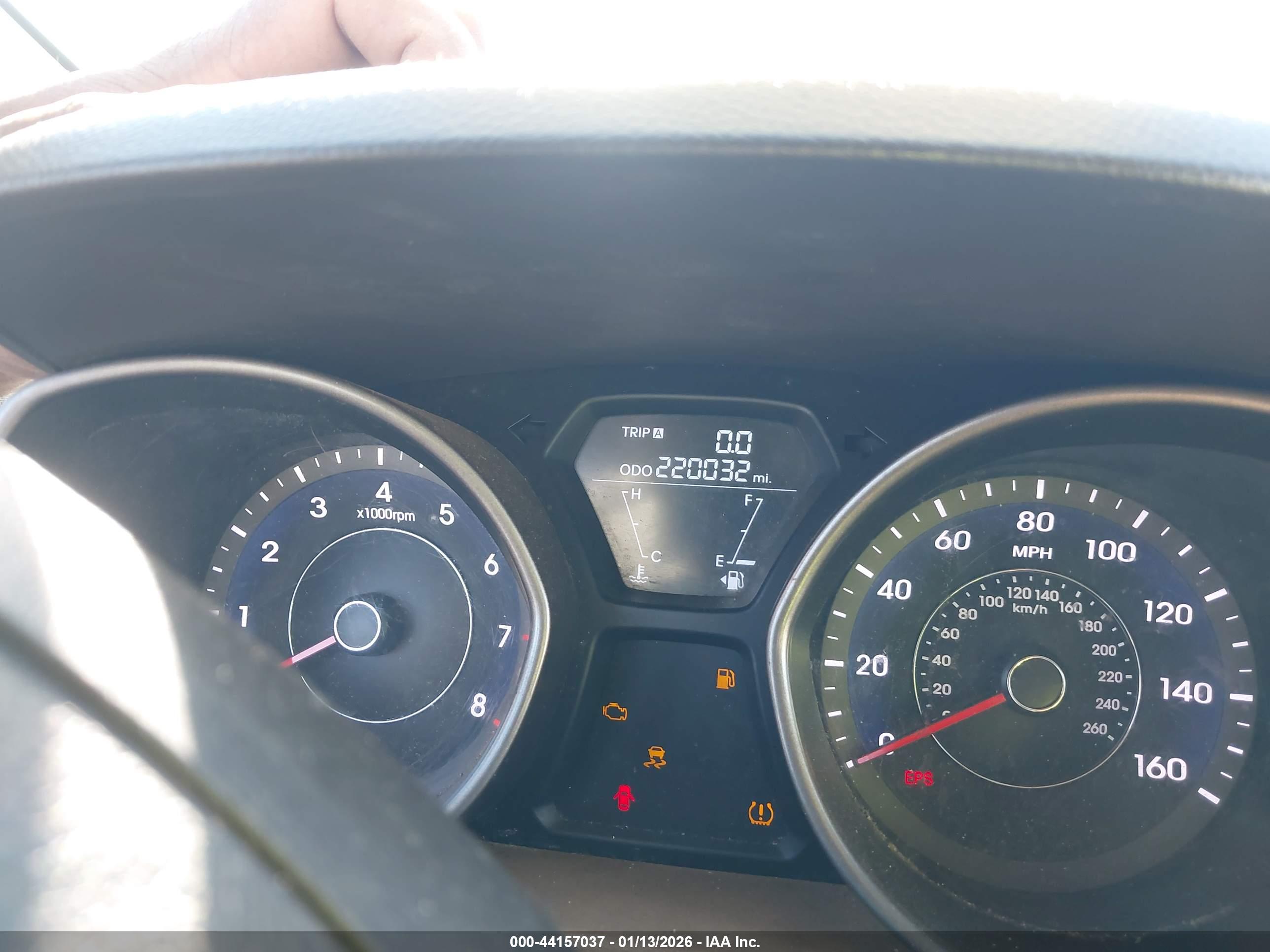 HYUNDAI ELANTRA image 7