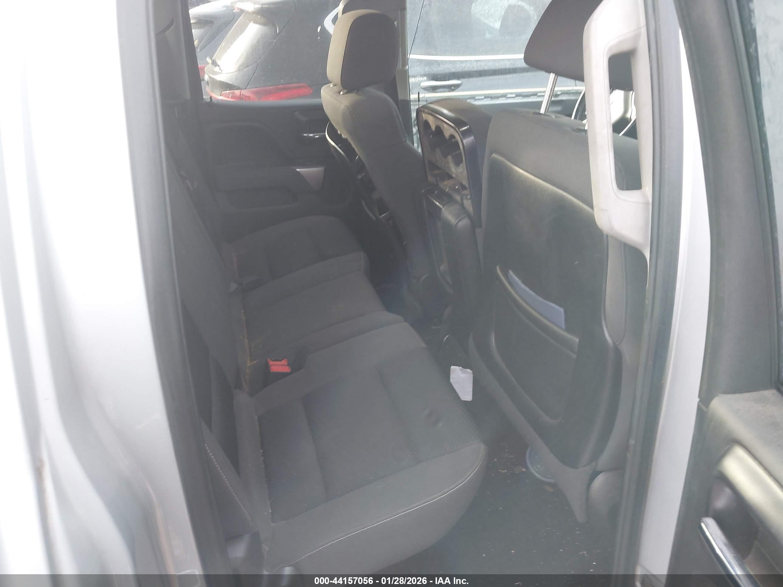 CHEVROLET SILVERADO image 8