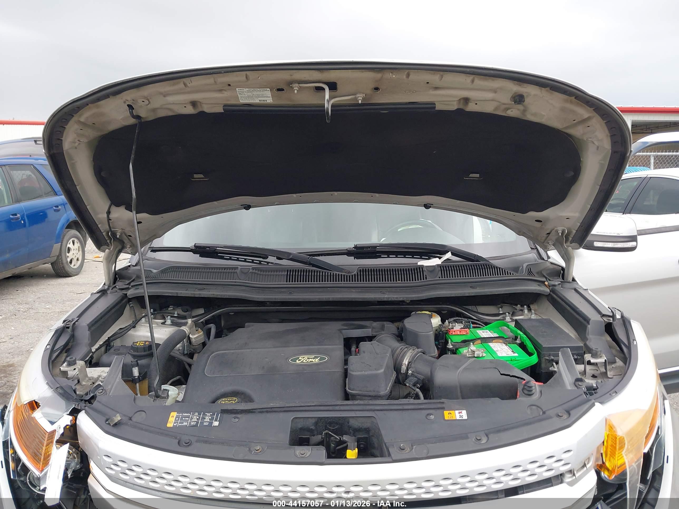 FORD EXPLORER image 10
