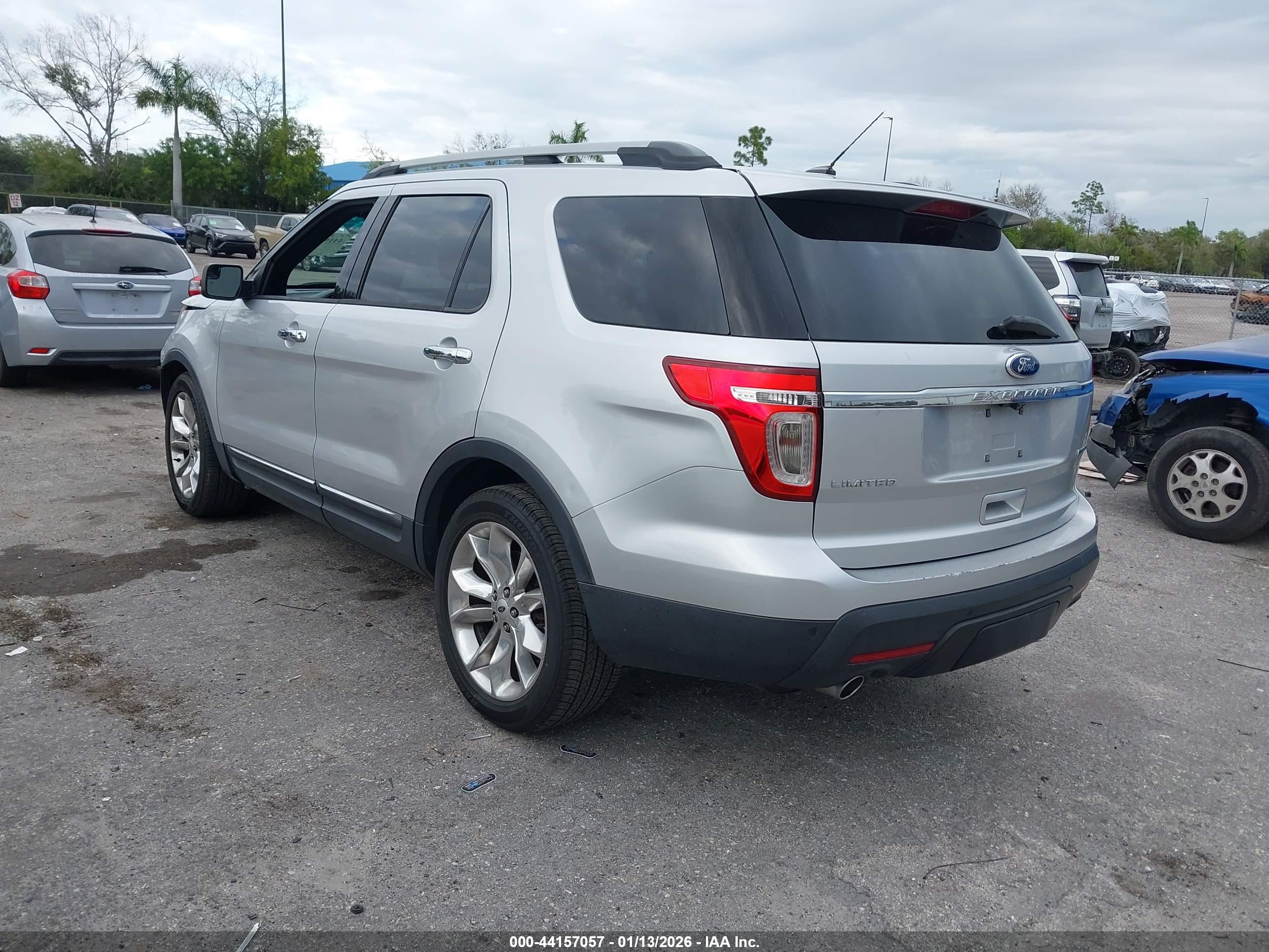 FORD EXPLORER image 3