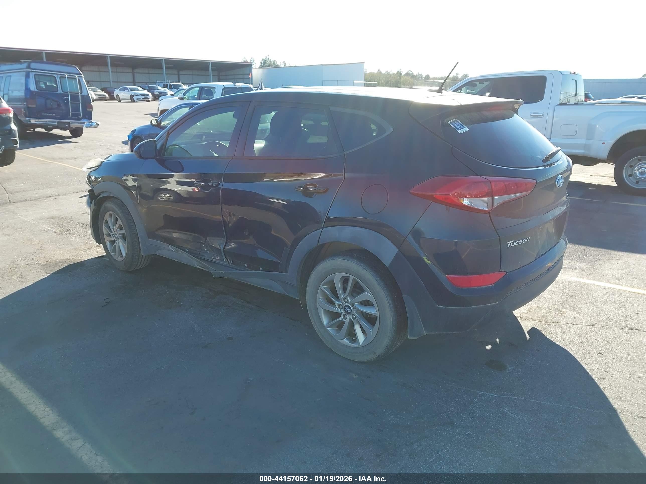 HYUNDAI TUCSON image 3