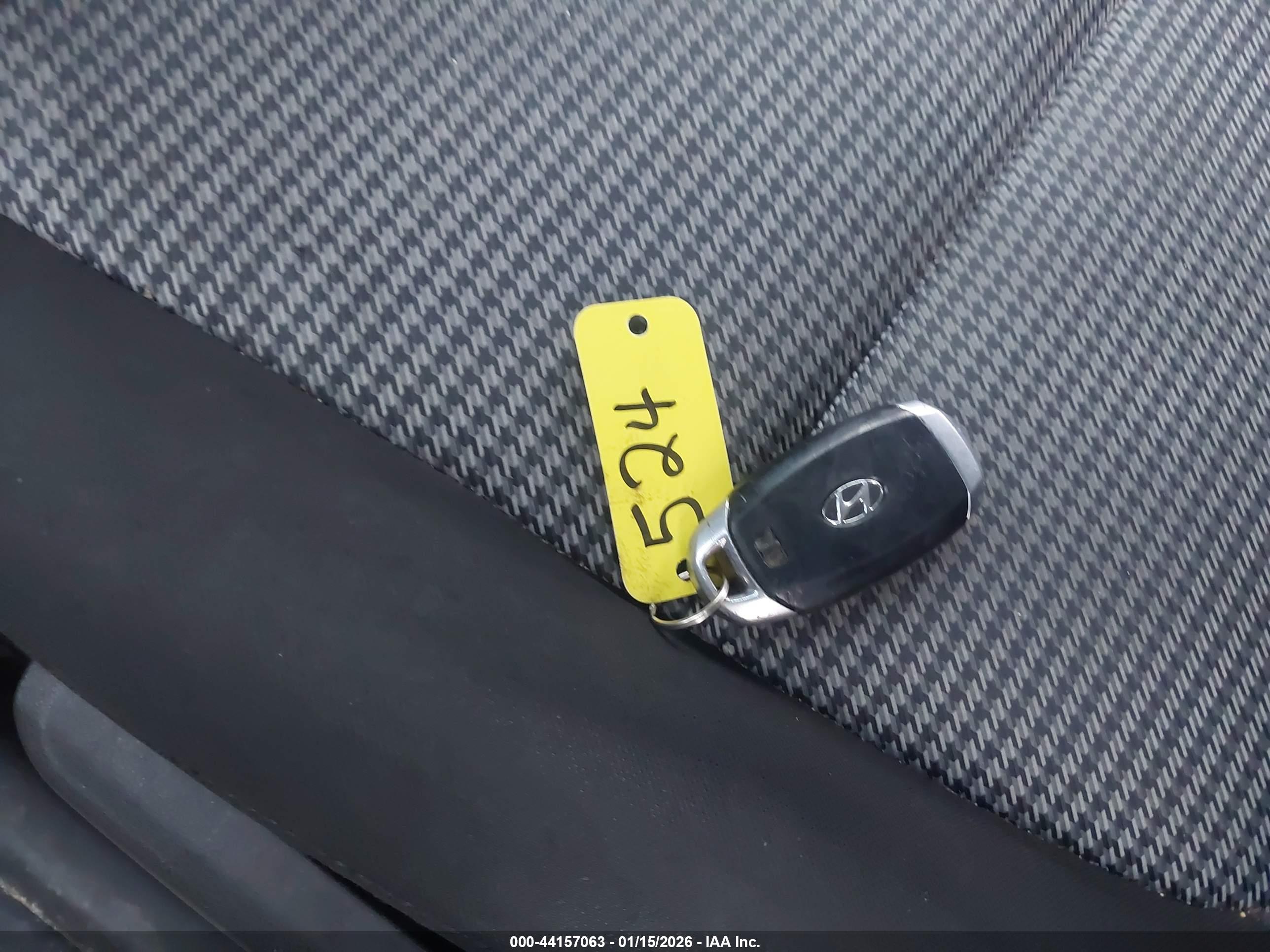 HYUNDAI KONA image 11