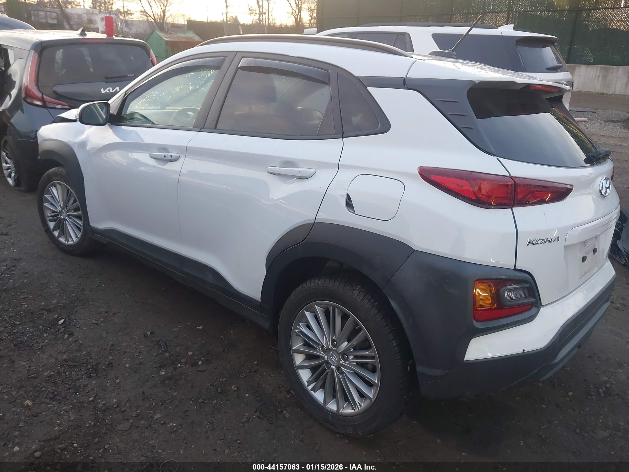 HYUNDAI KONA image 3