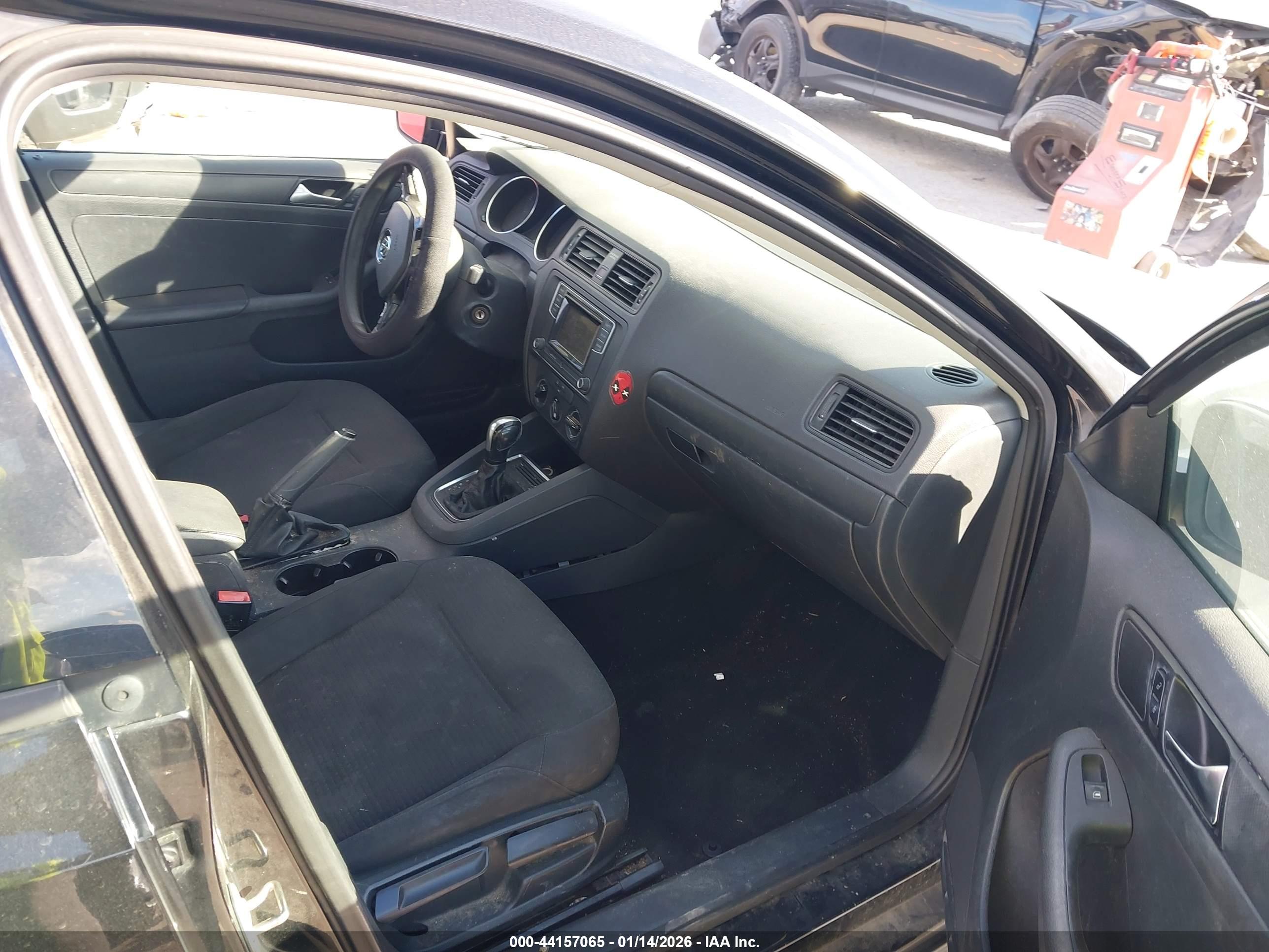 VOLKSWAGEN JETTA image 5