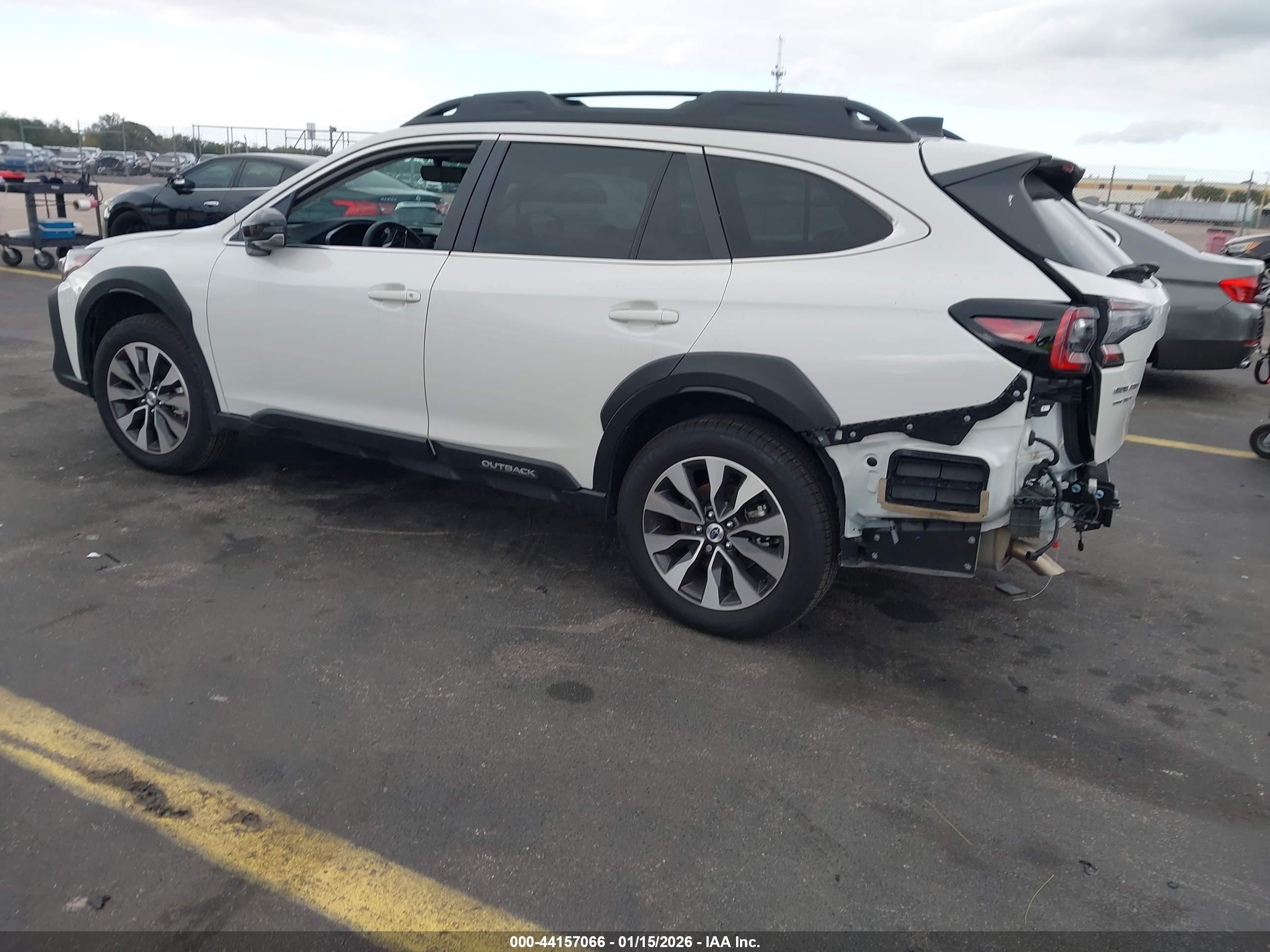 SUBARU OUTBACK image 3
