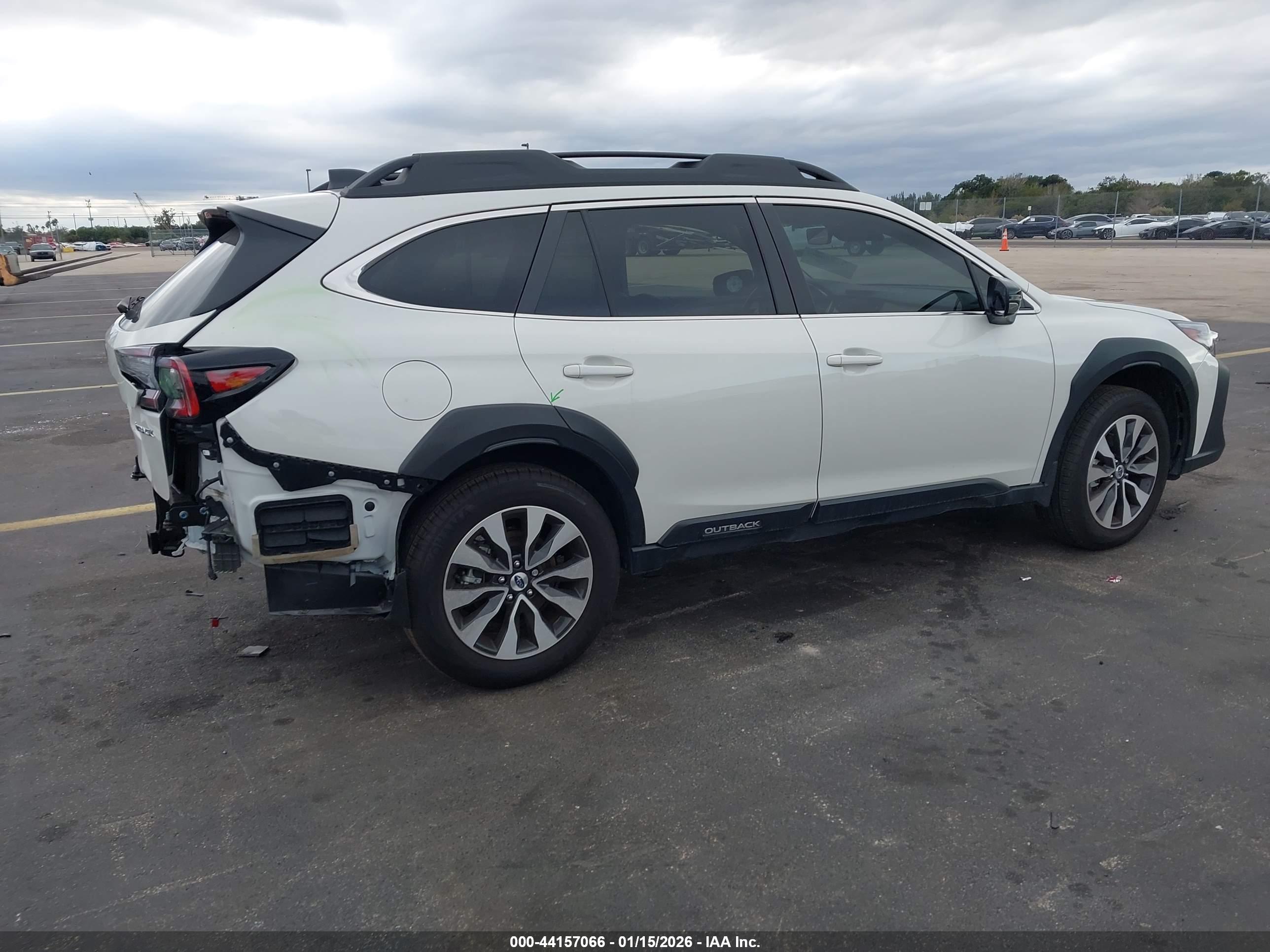SUBARU OUTBACK image 4