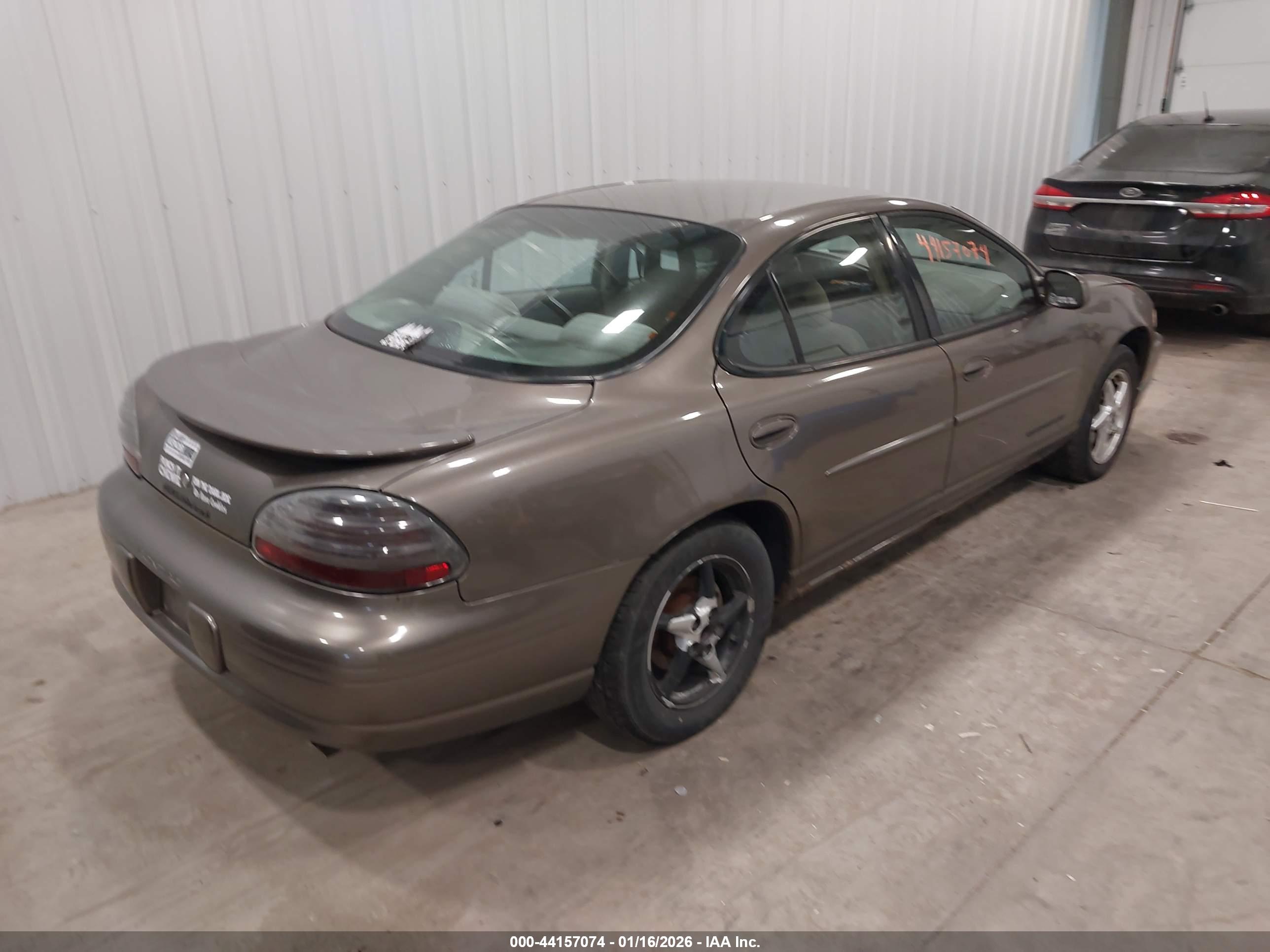 PONTIAC GRAND image 4