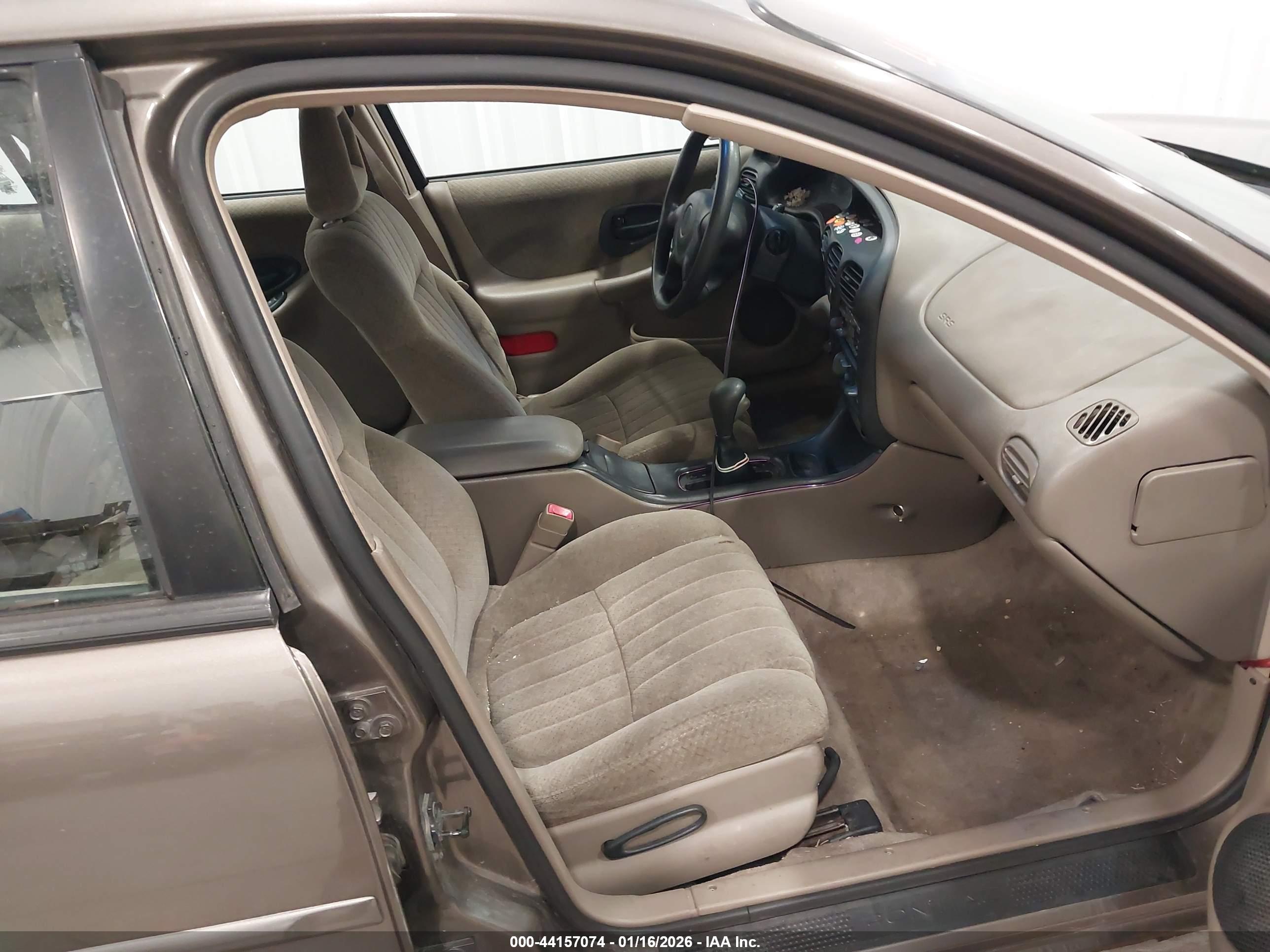 PONTIAC GRAND image 5
