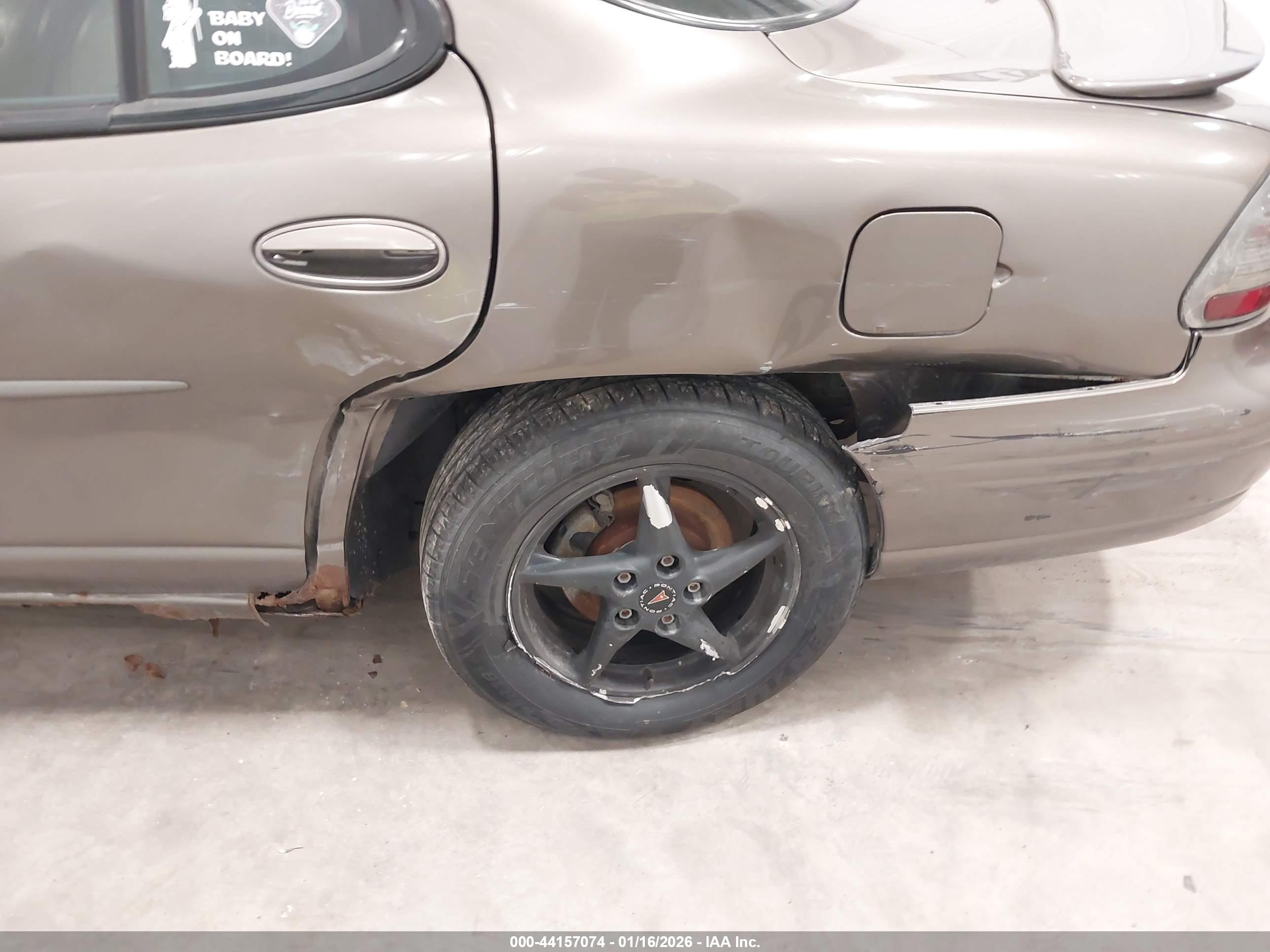 PONTIAC GRAND image 6