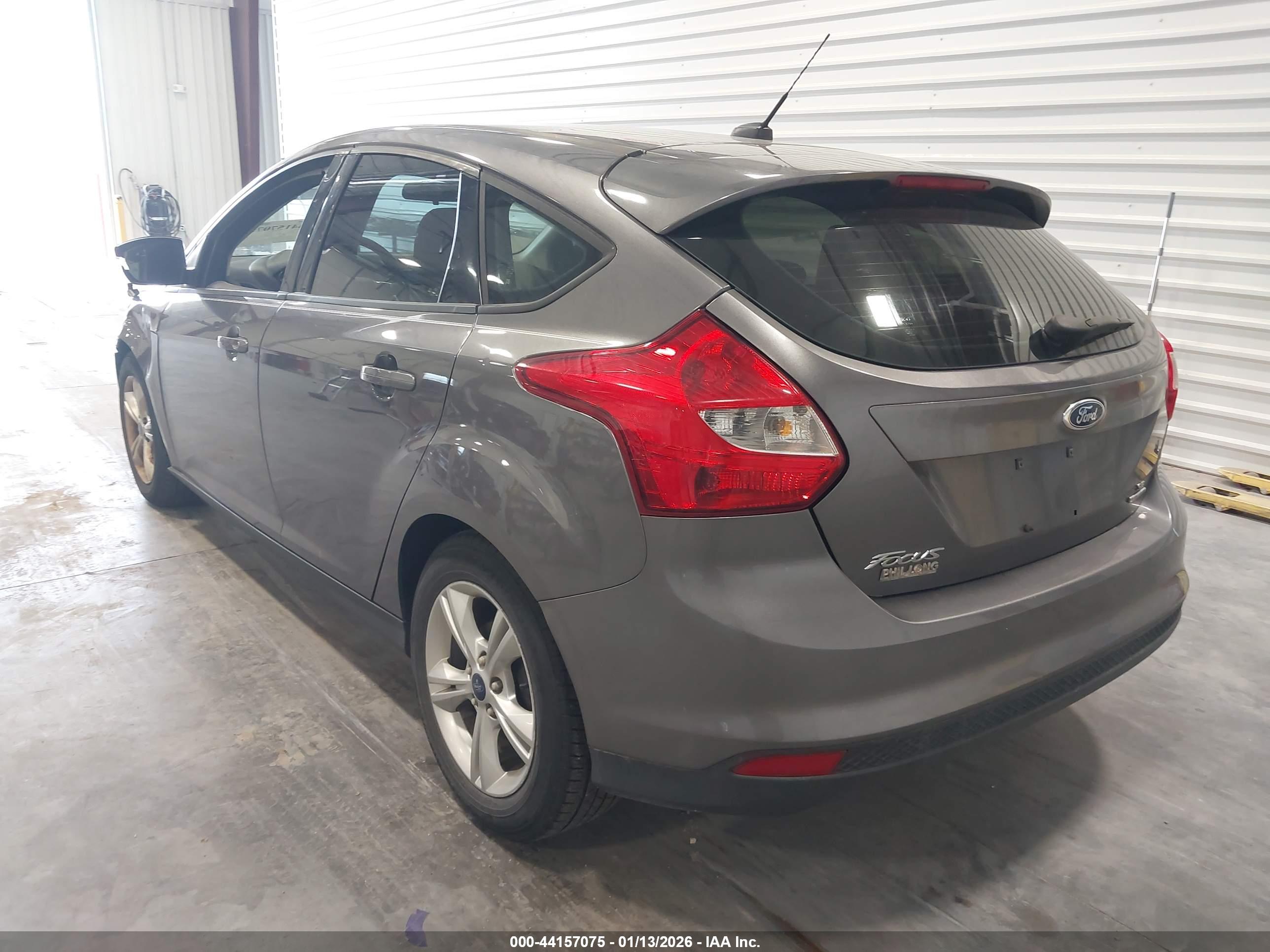 FORD FOCUS image 3