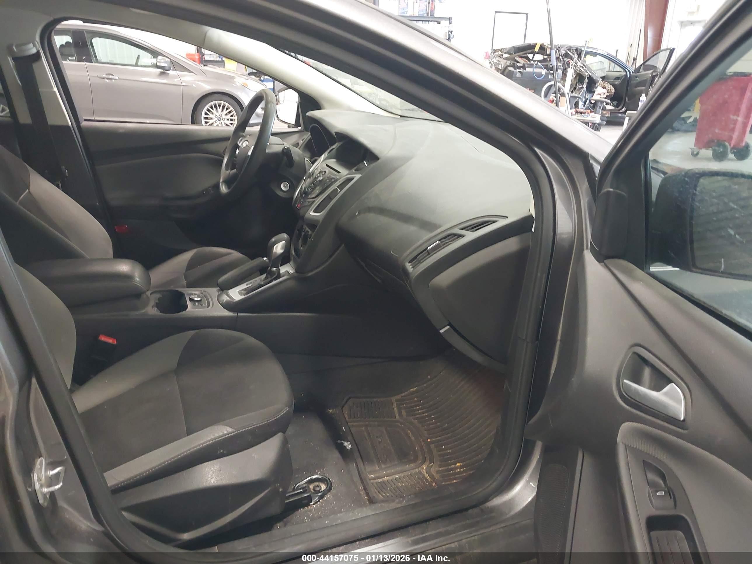 FORD FOCUS image 5