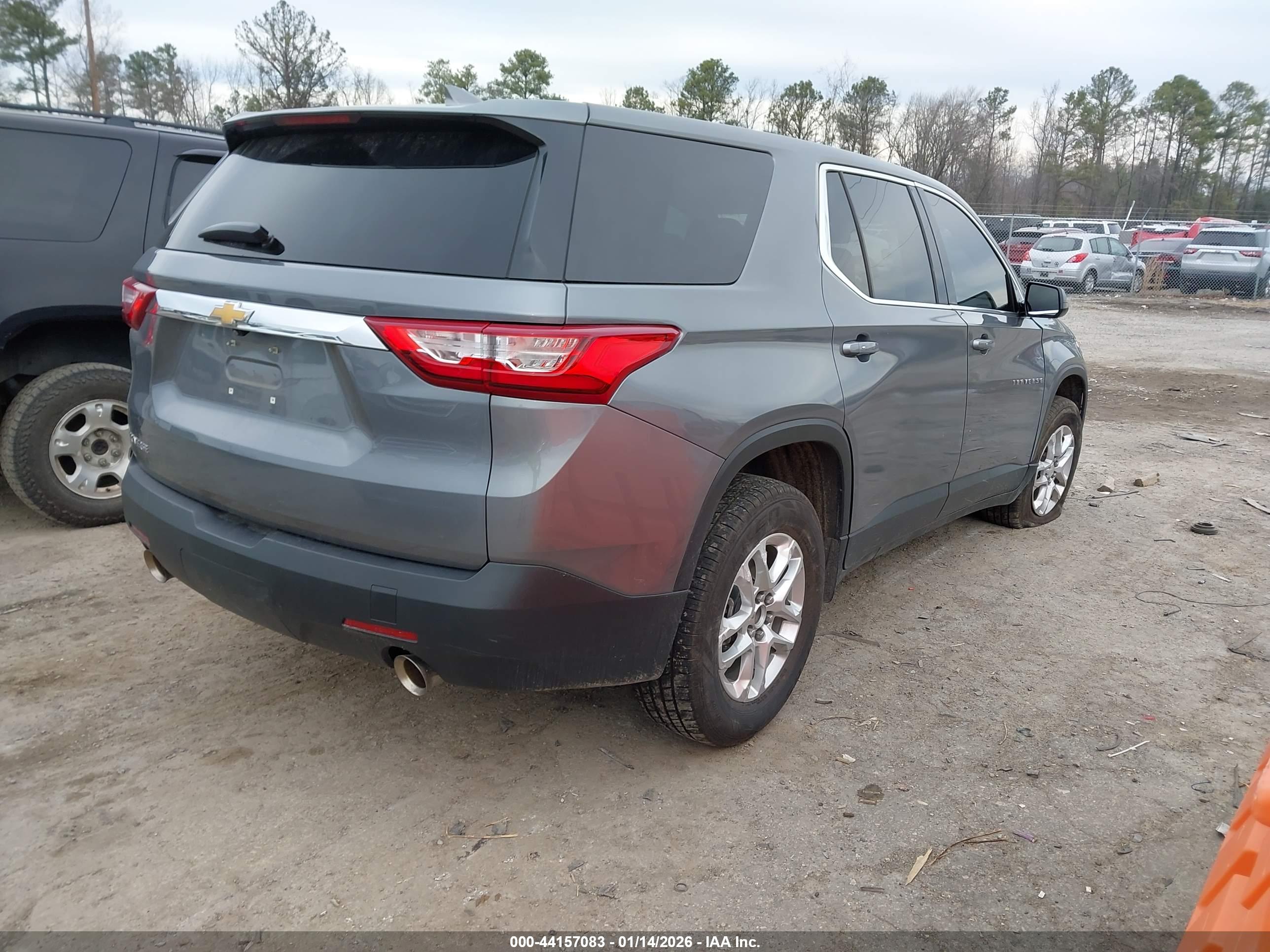 CHEVROLET TRAVERSE image 4