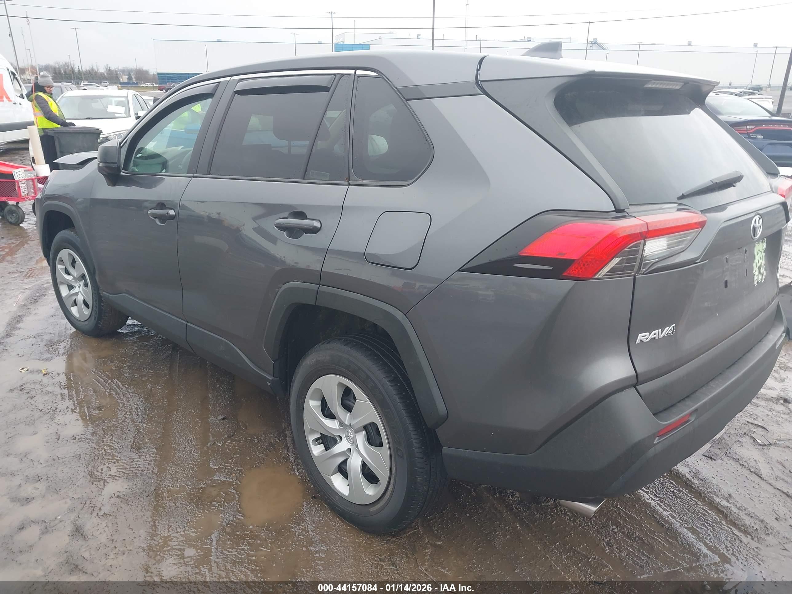 TOYOTA RAV4 image 3