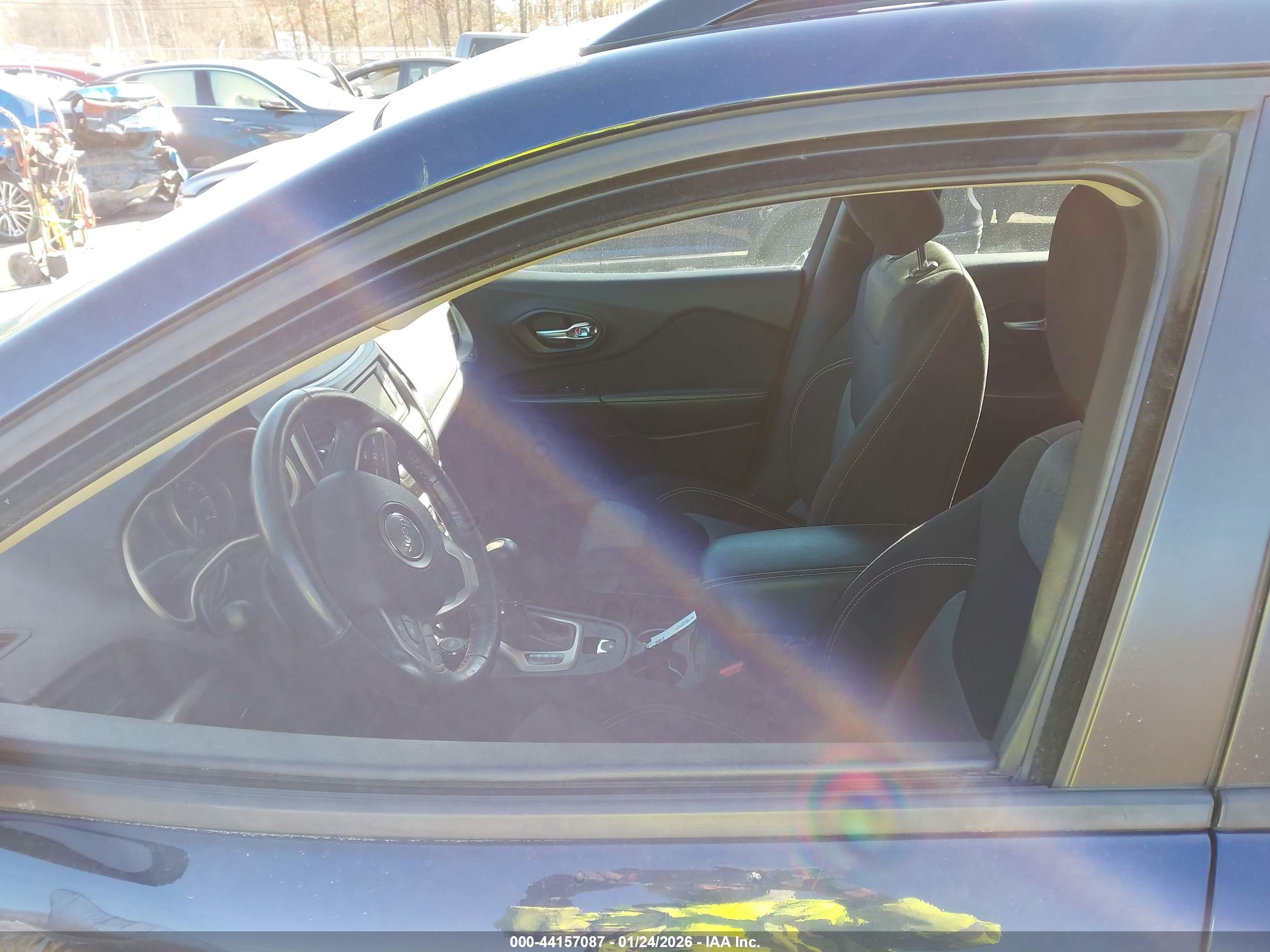 JEEP CHEROKEE image 6