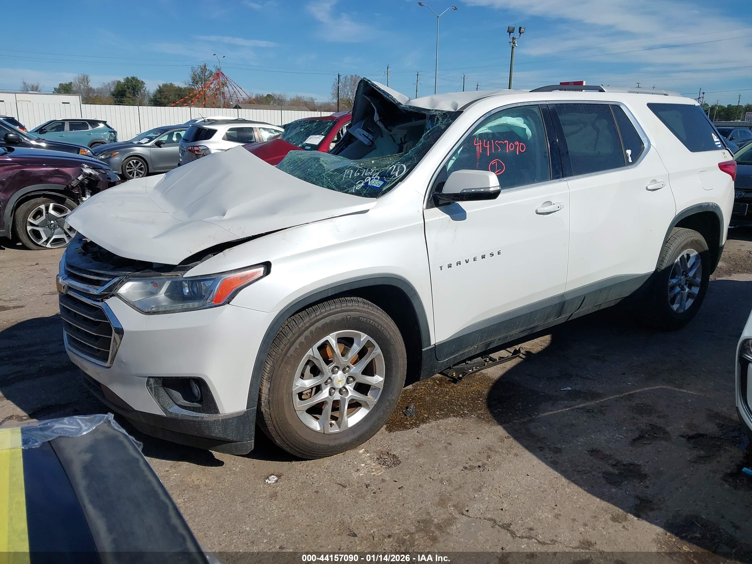 CHEVROLET TRAVERSE image 2