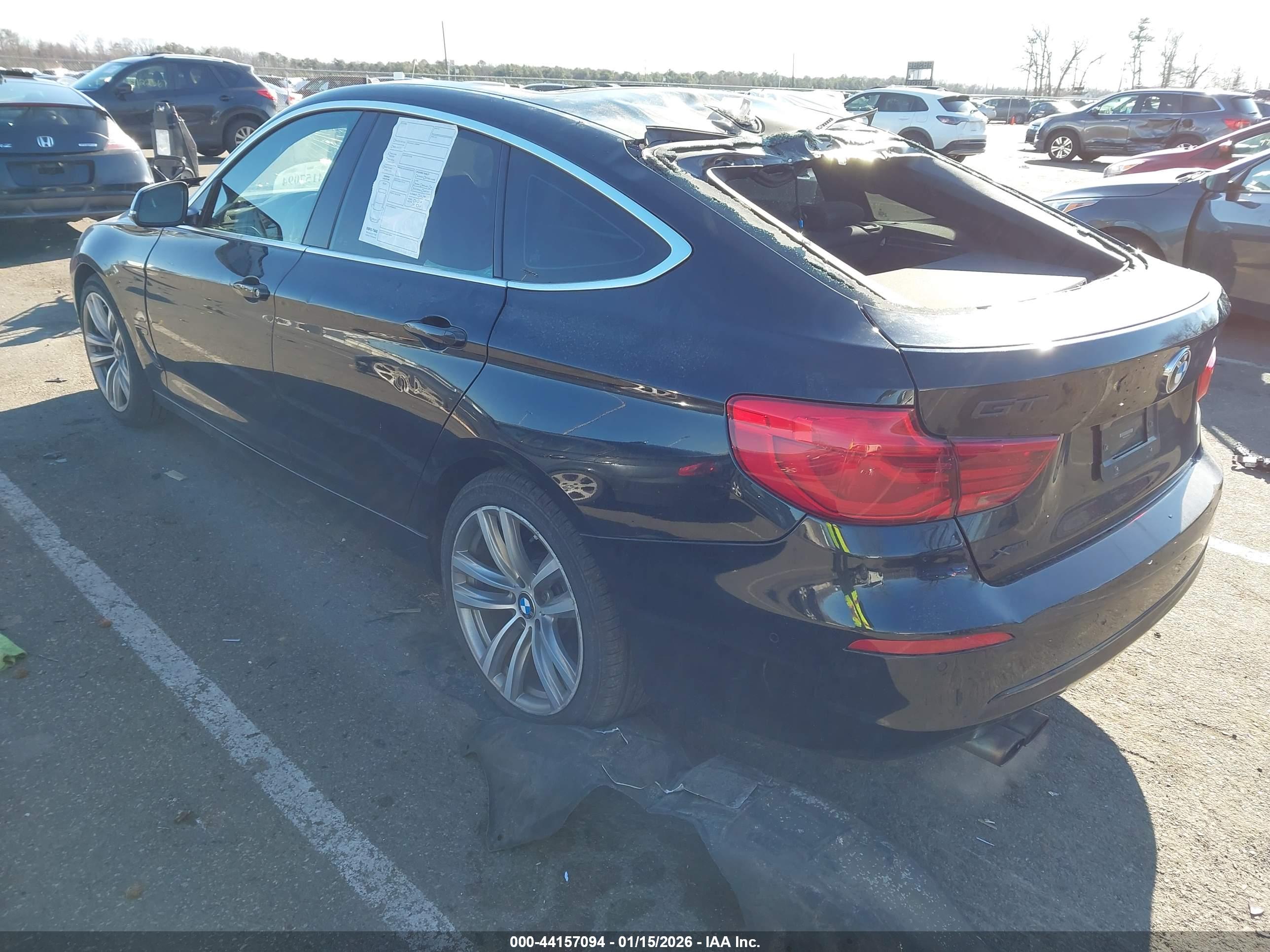 BMW 330I image 3