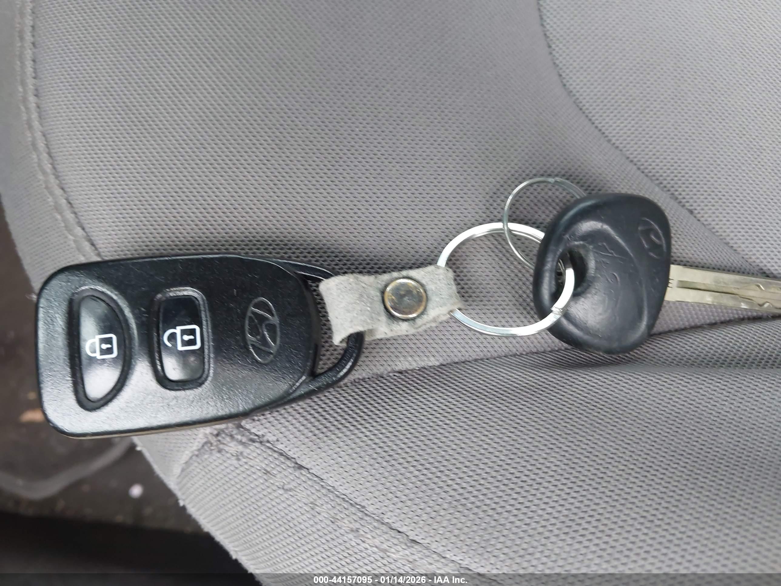 HYUNDAI TUCSON image 11