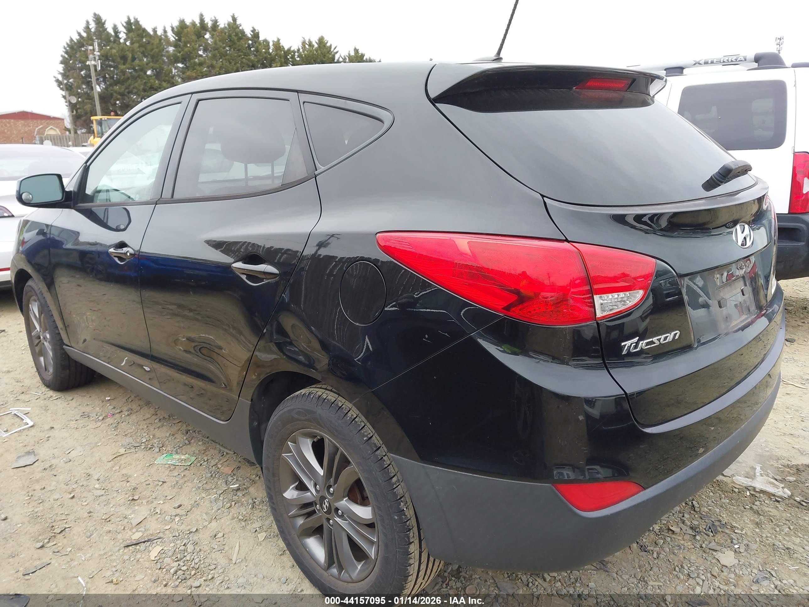 HYUNDAI TUCSON image 3