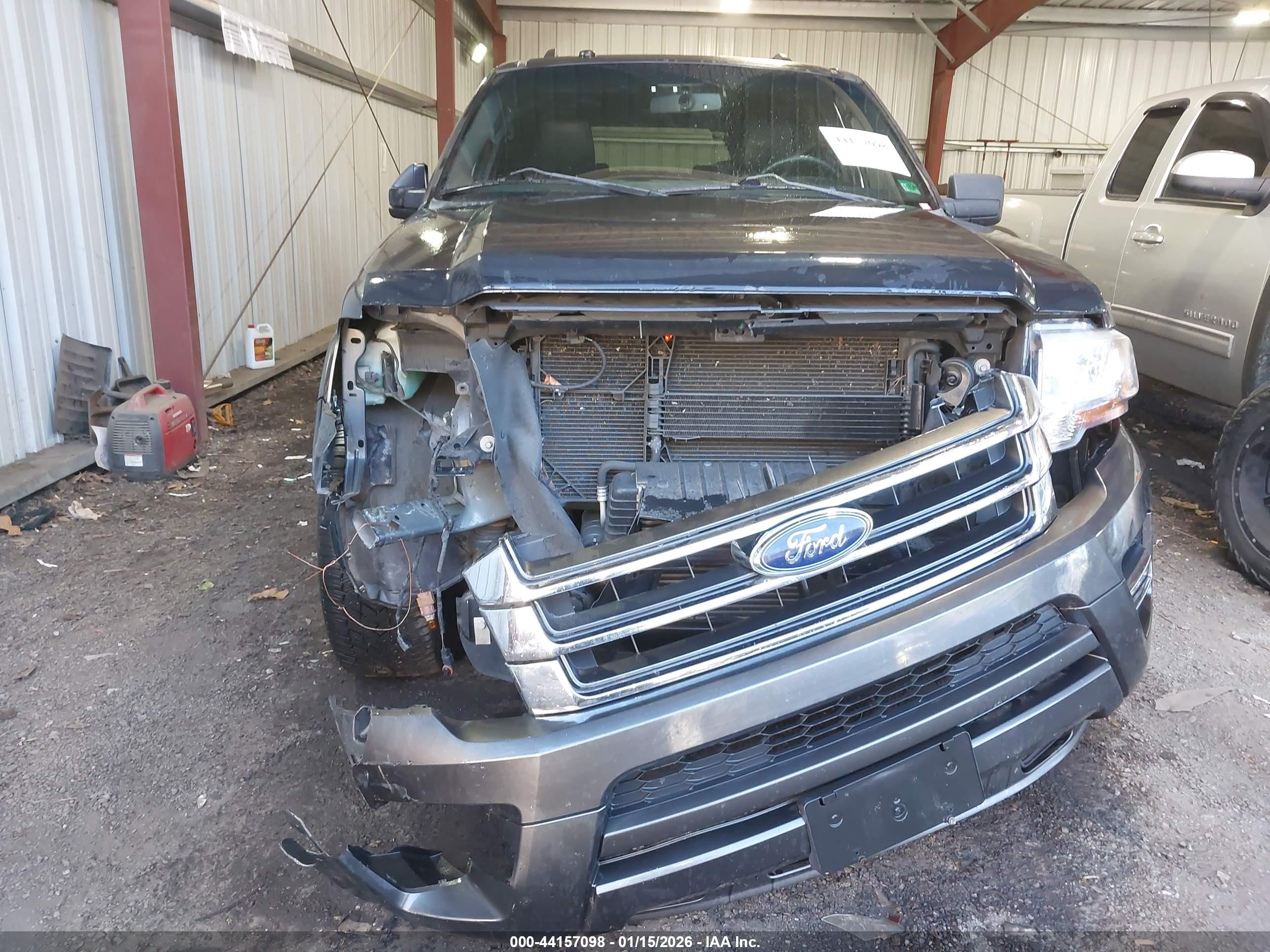 FORD EXPEDITION image 6