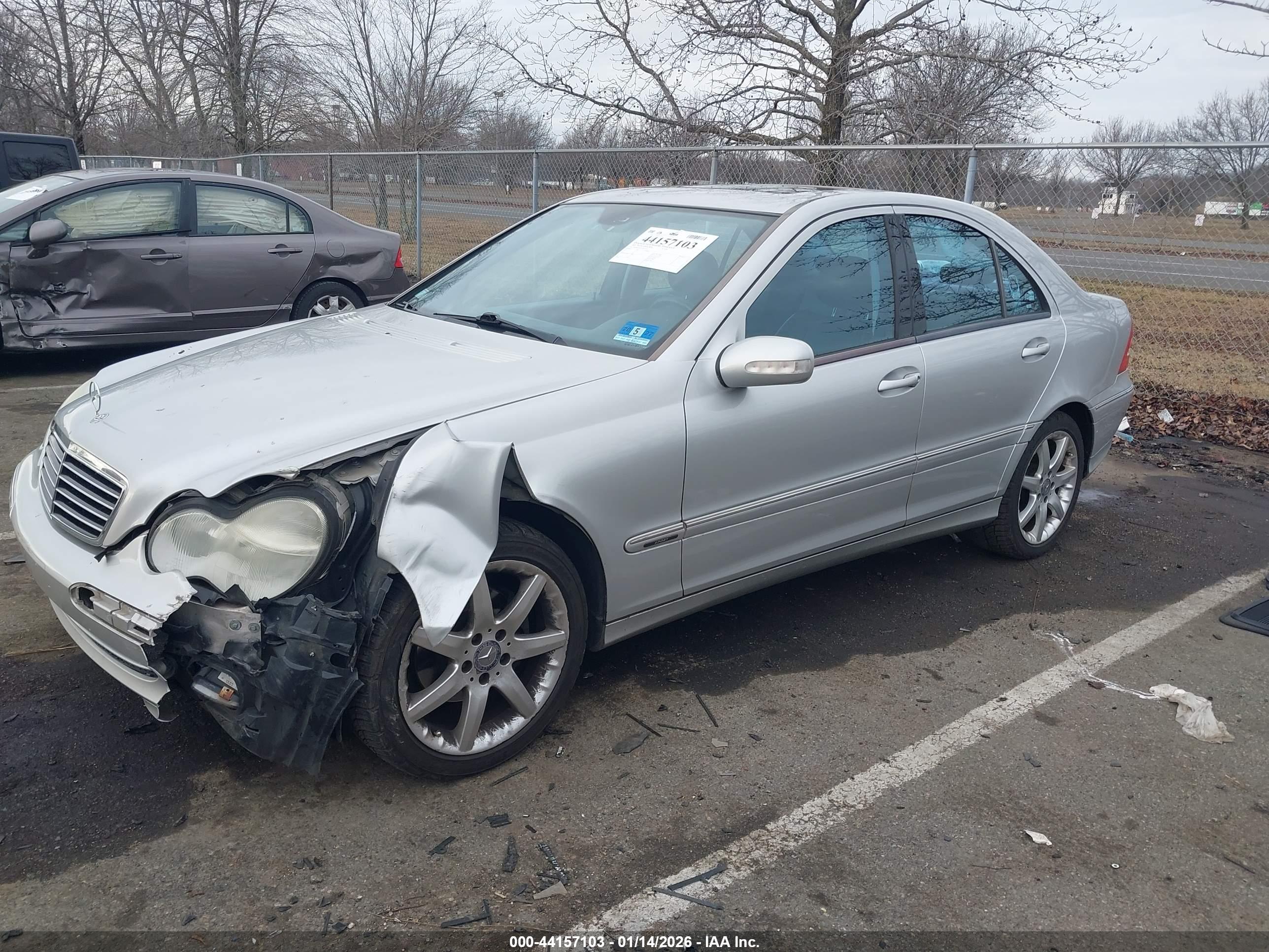 MERCEDES-BENZ C image 2