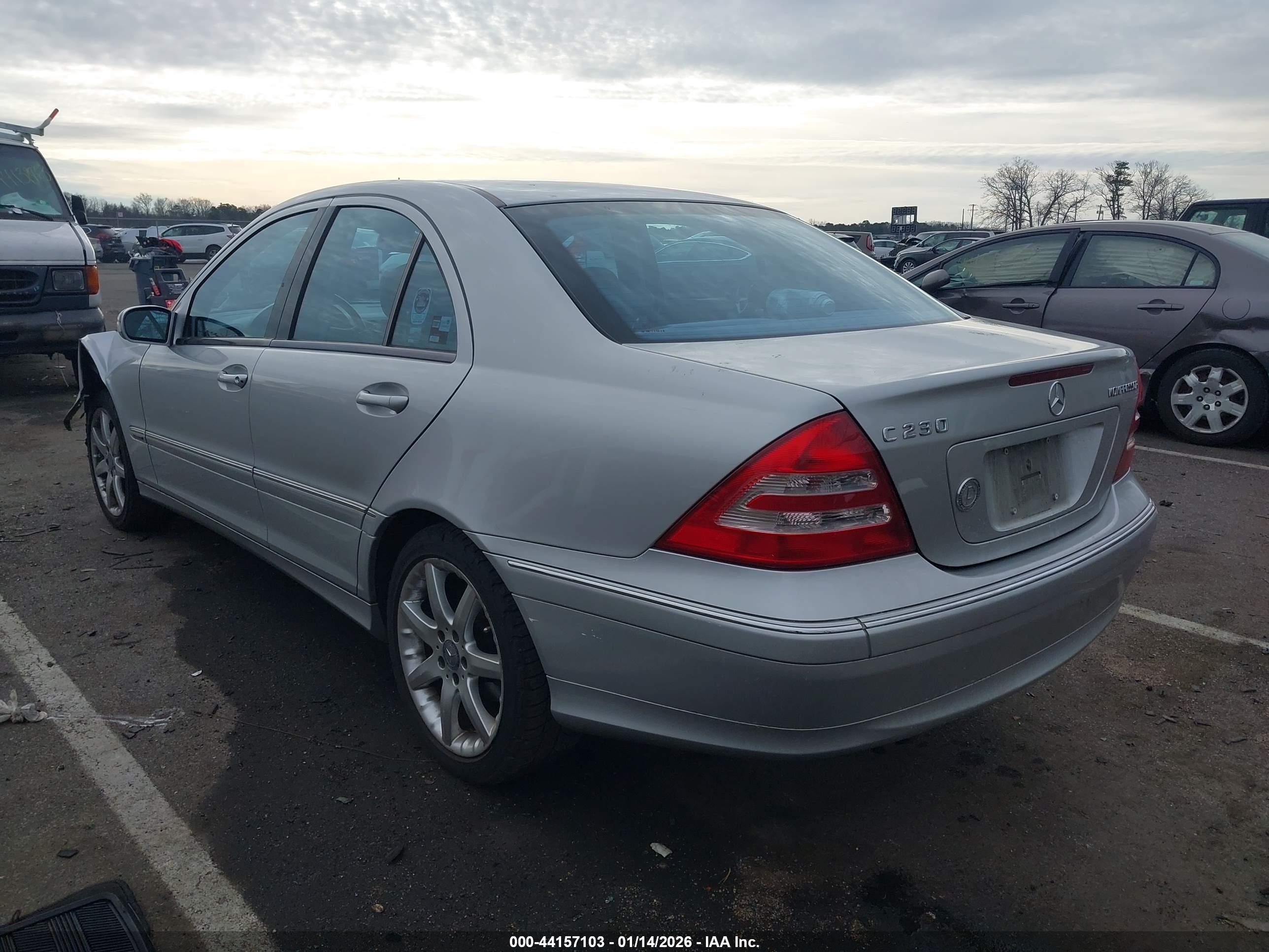 MERCEDES-BENZ C image 3