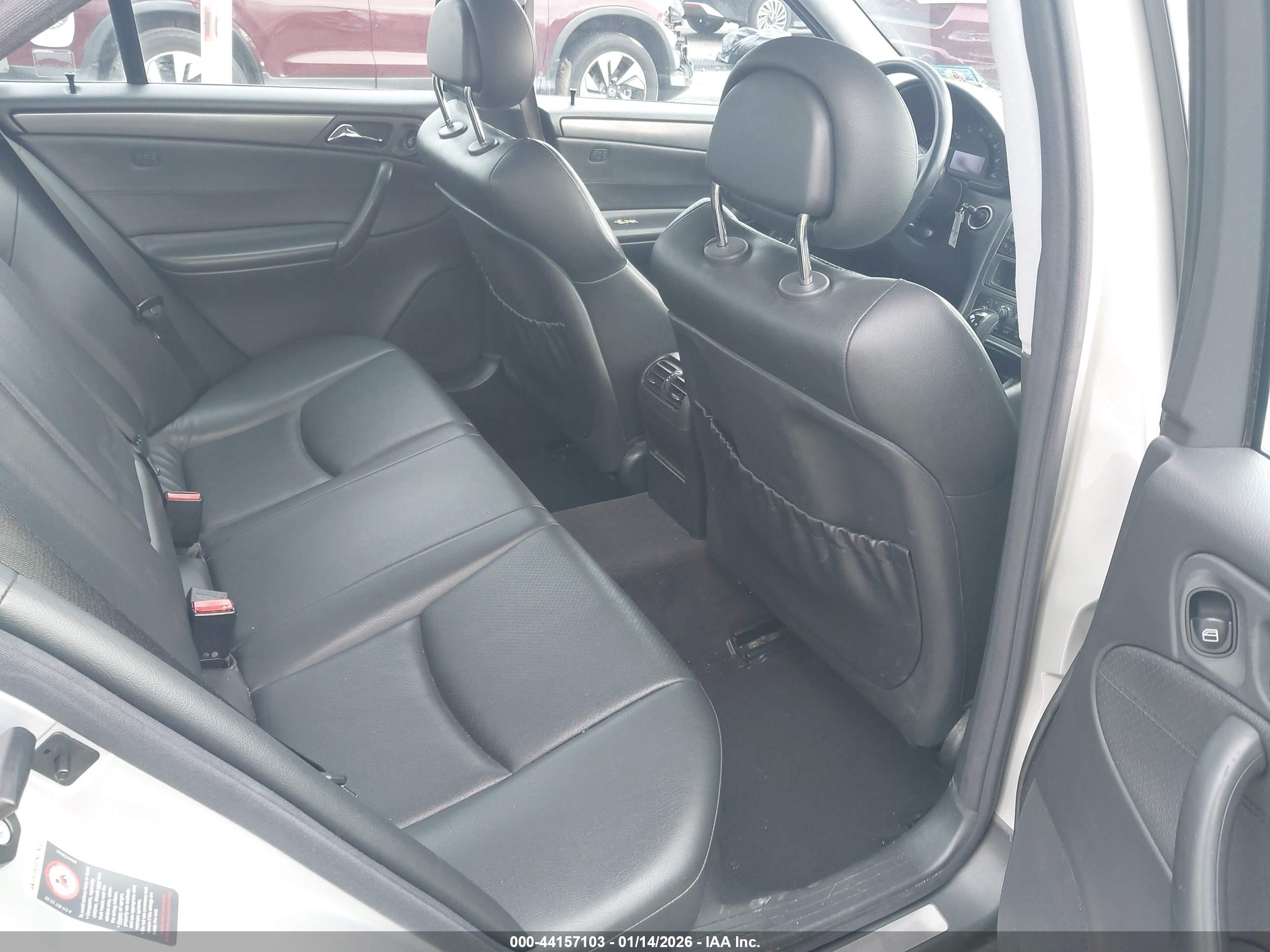 MERCEDES-BENZ C image 8