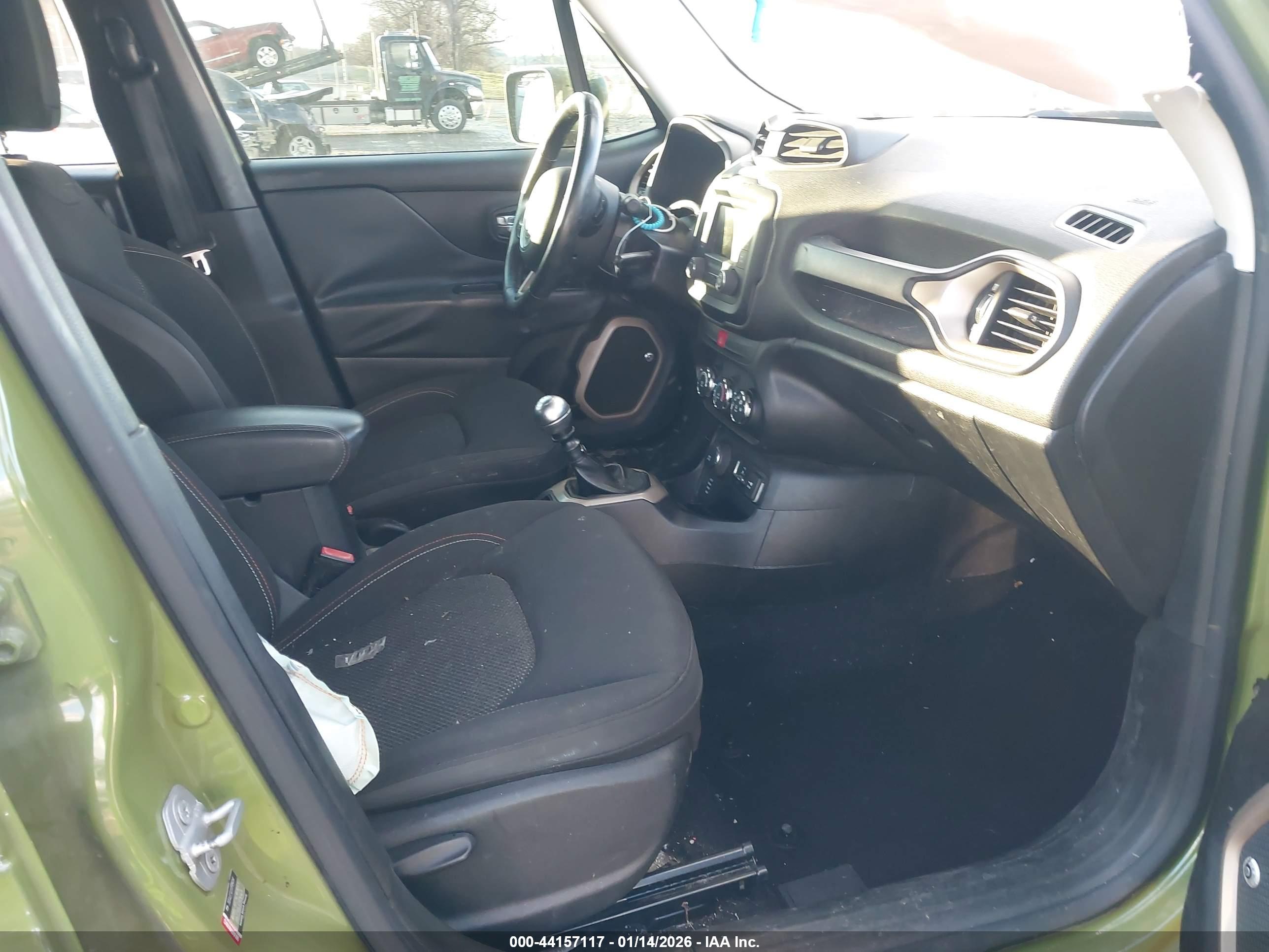 JEEP RENEGADE image 5
