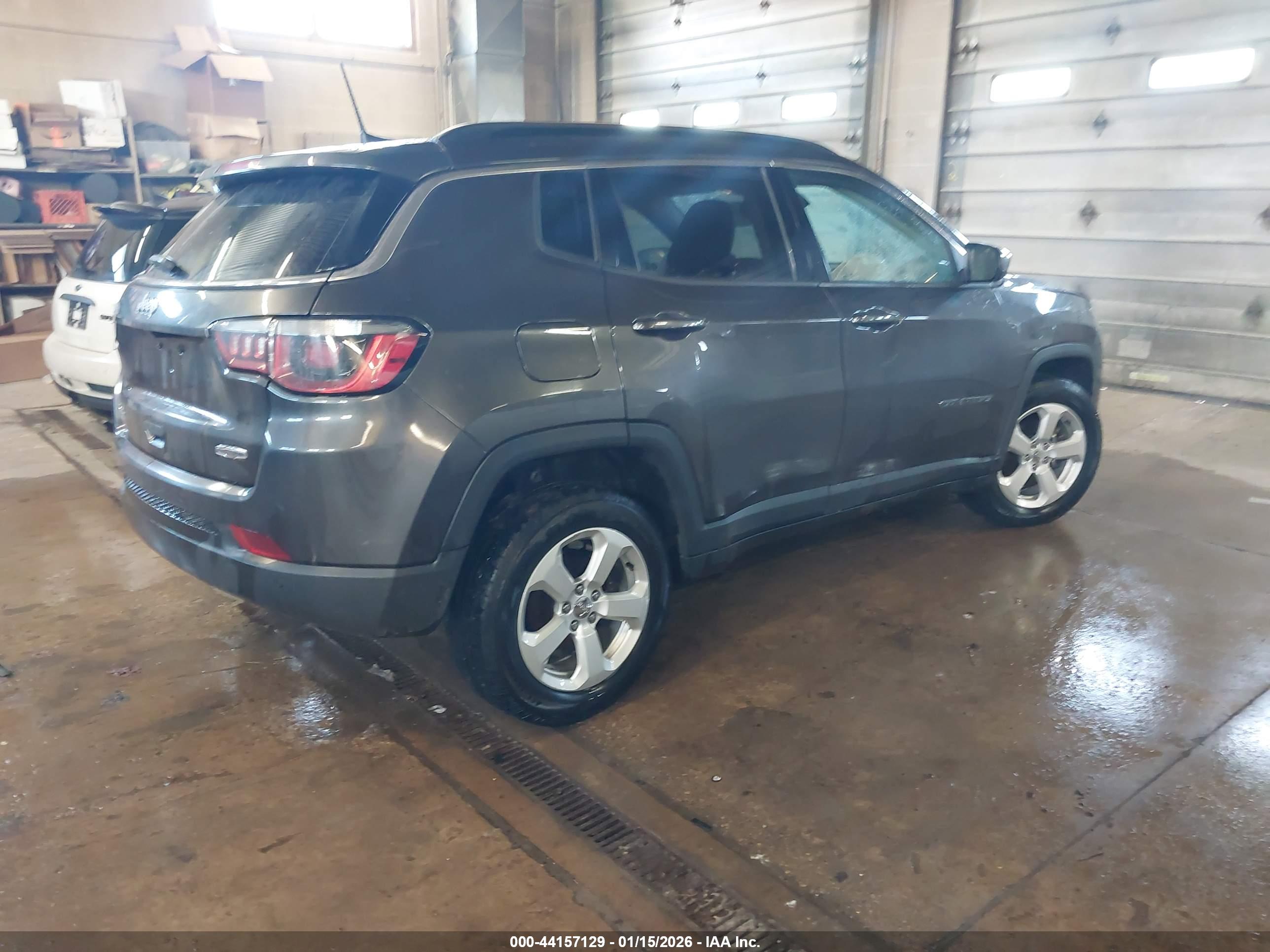JEEP COMPASS image 4