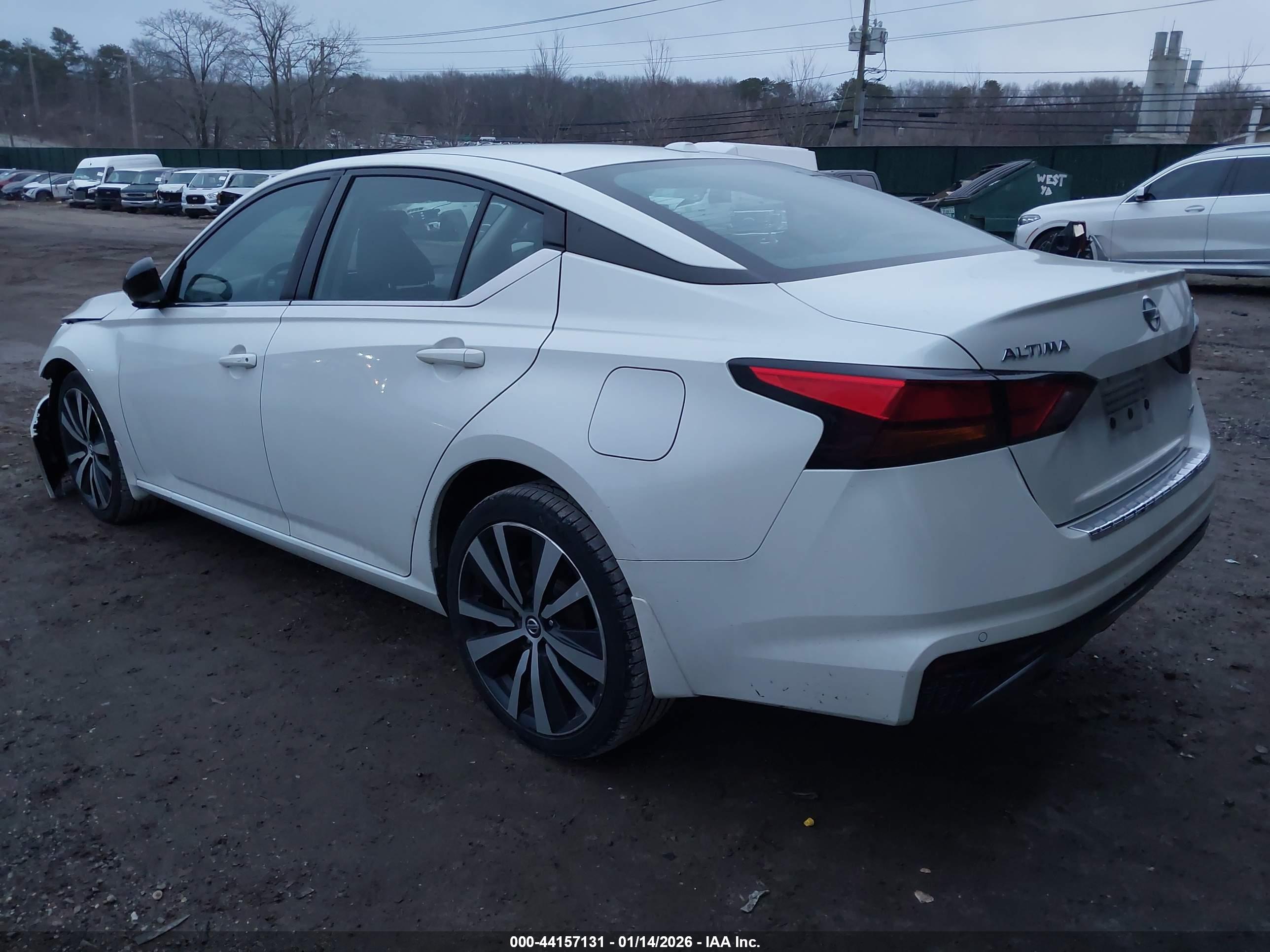 NISSAN ALTIMA image 3