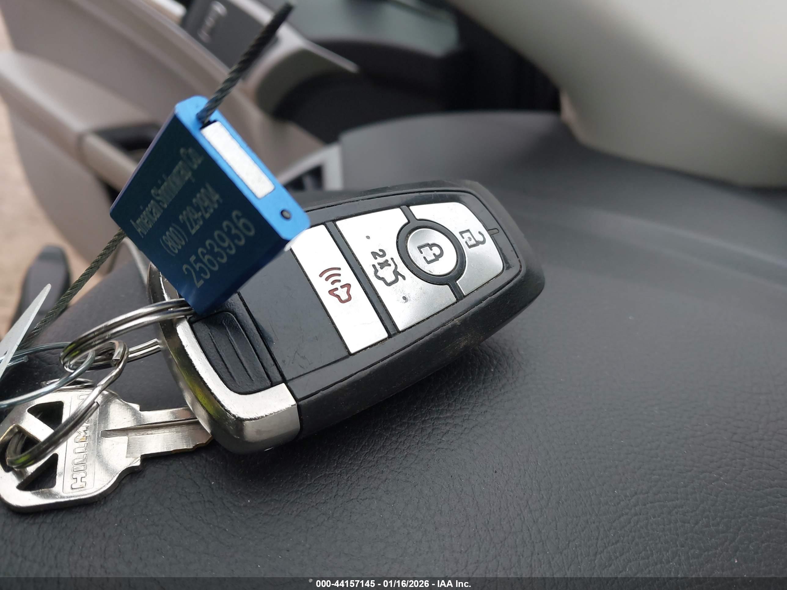 FORD FUSION image 11