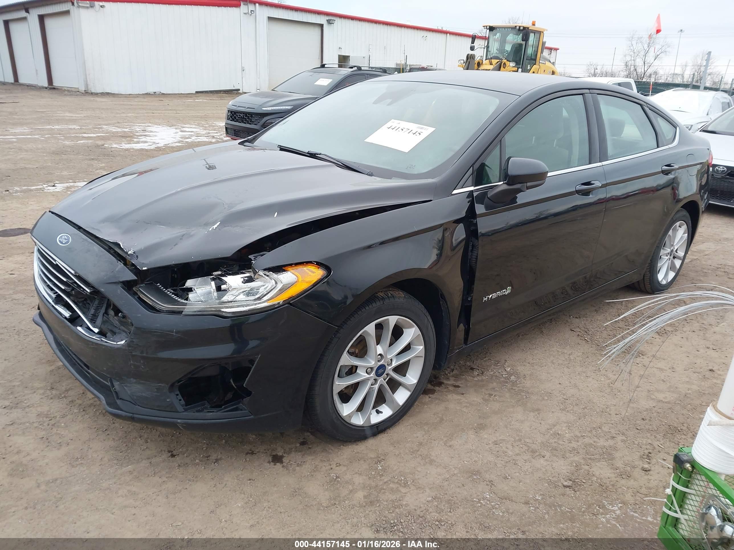 FORD FUSION image 2