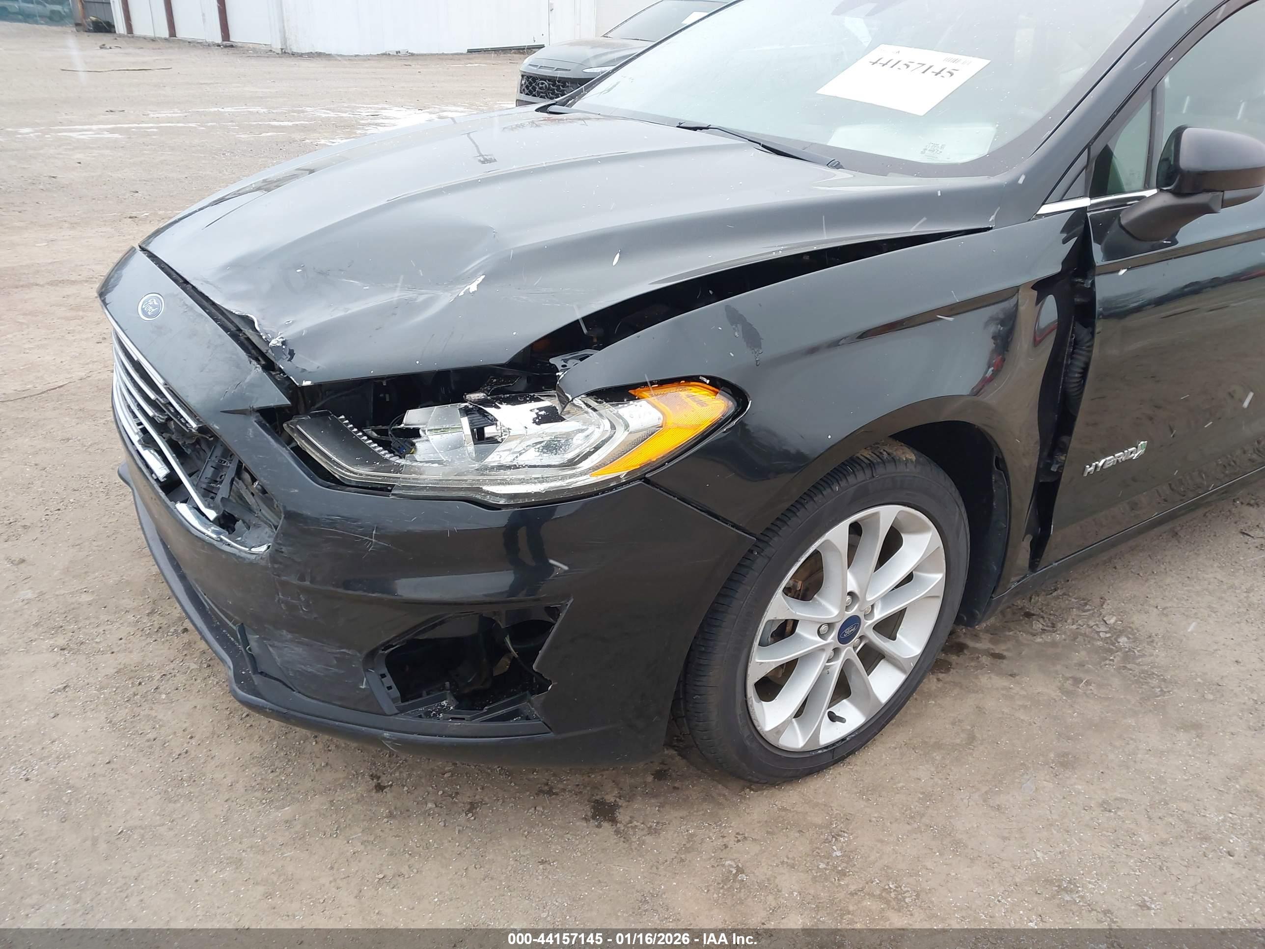 FORD FUSION image 6
