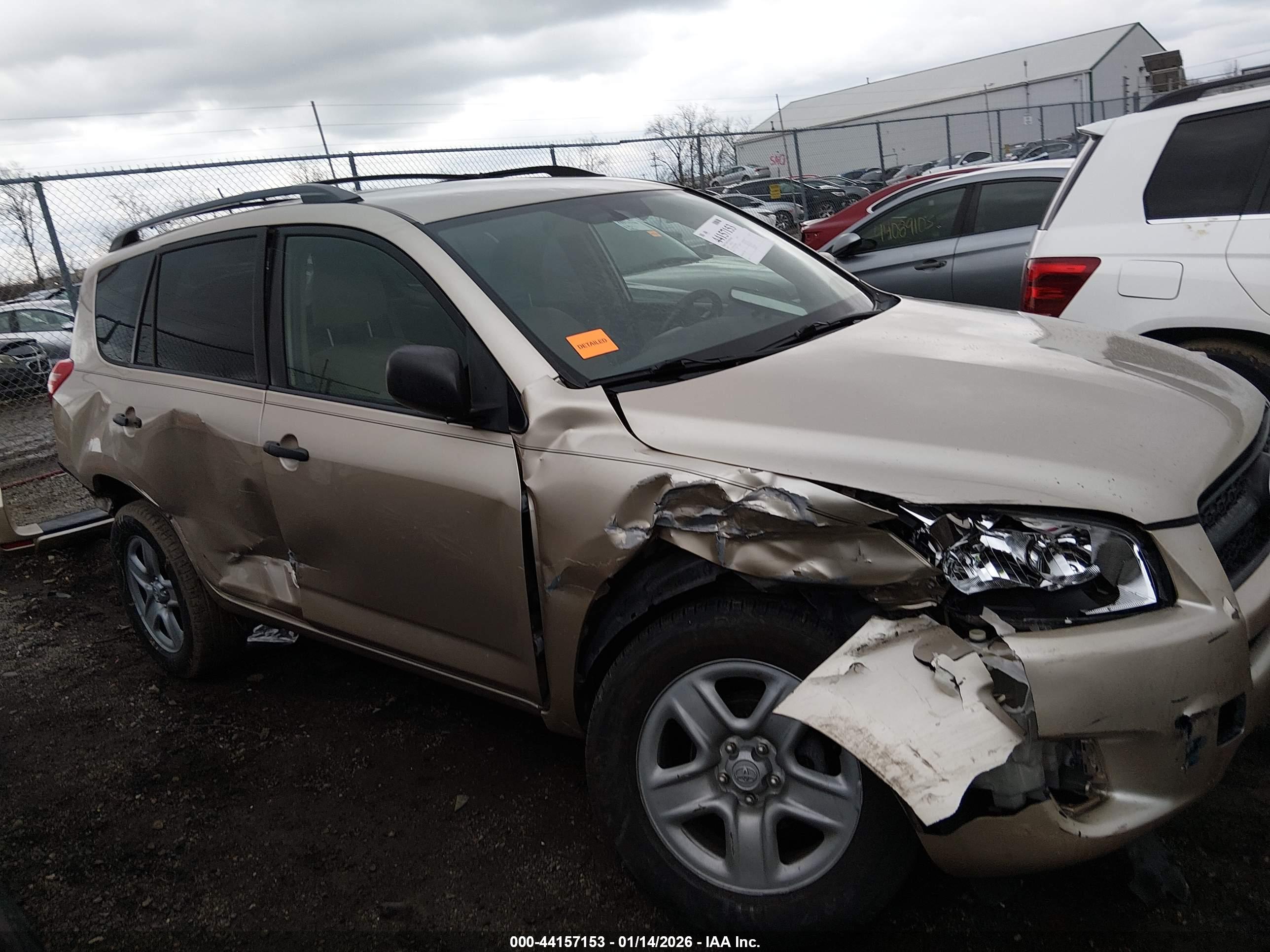 TOYOTA RAV4 image 6