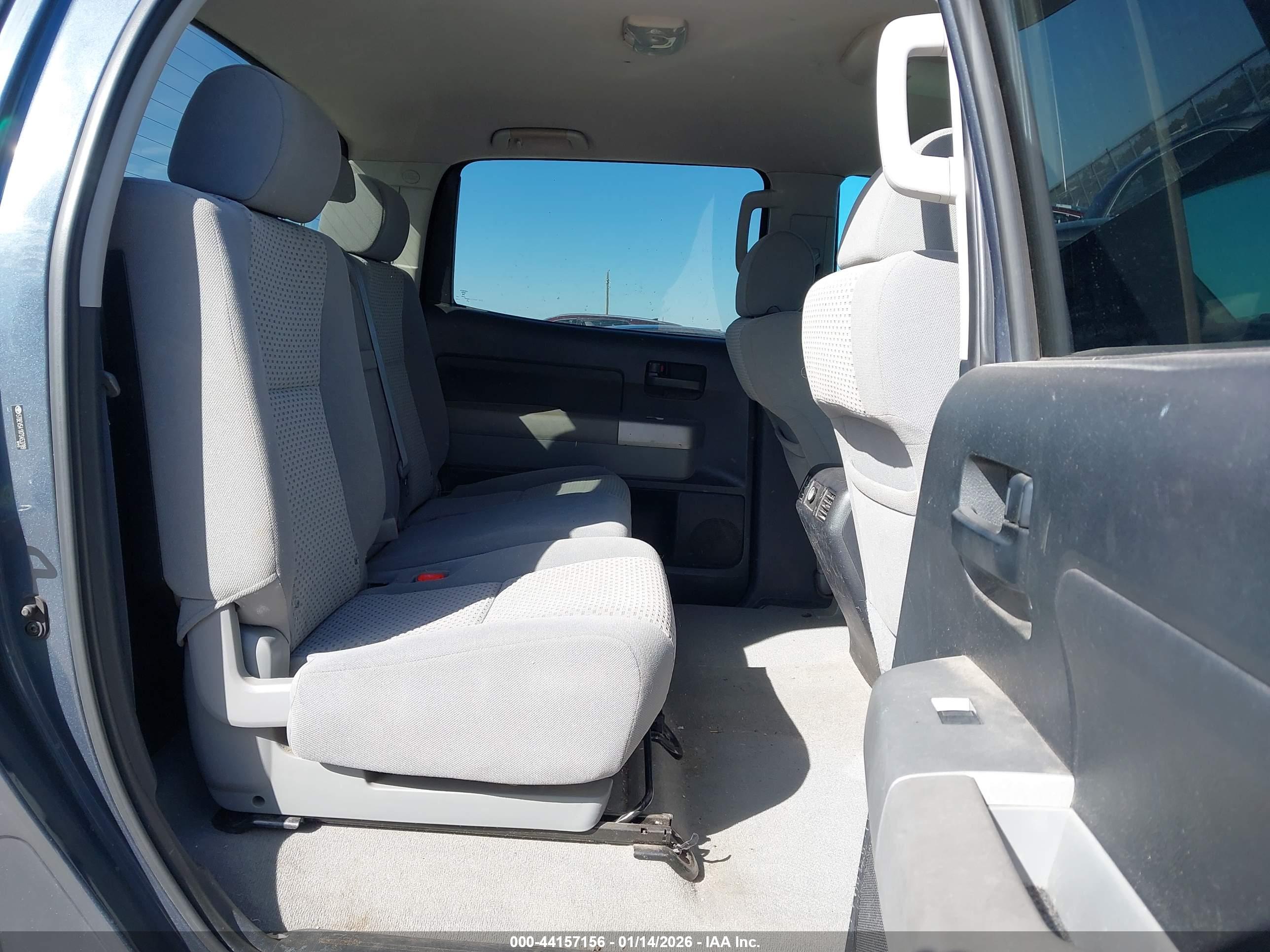 TOYOTA TUNDRA image 8
