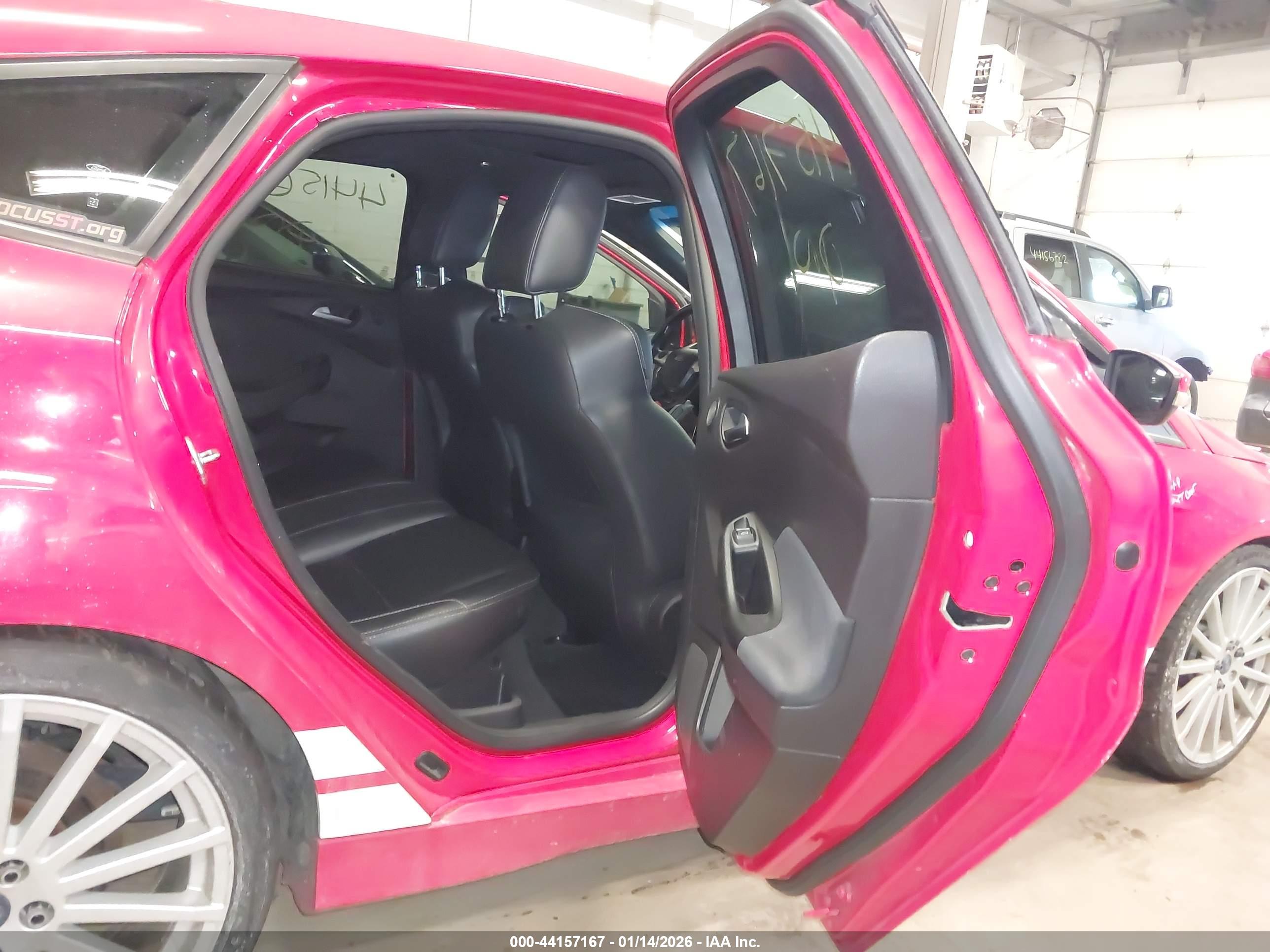FORD FOCUS image 8