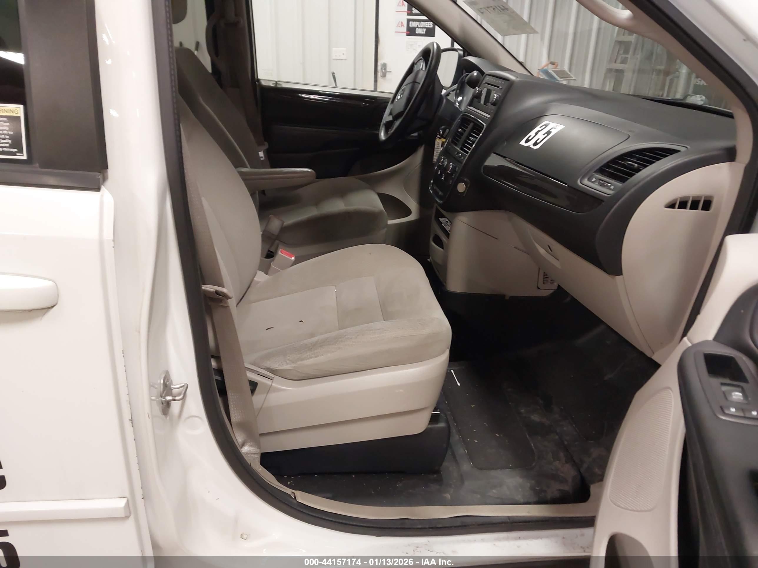 DODGE GRAND image 5