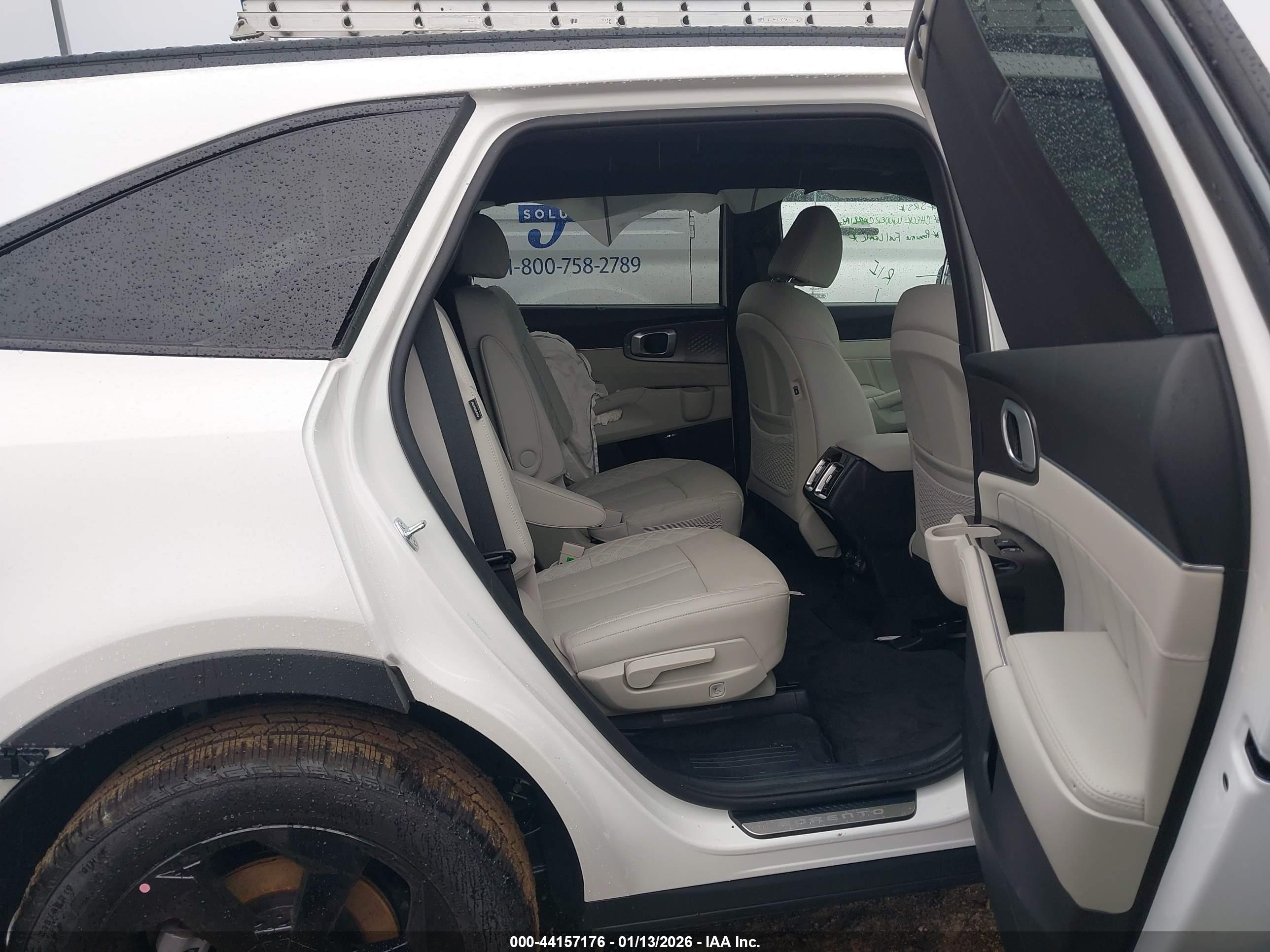 KIA SORENTO image 8