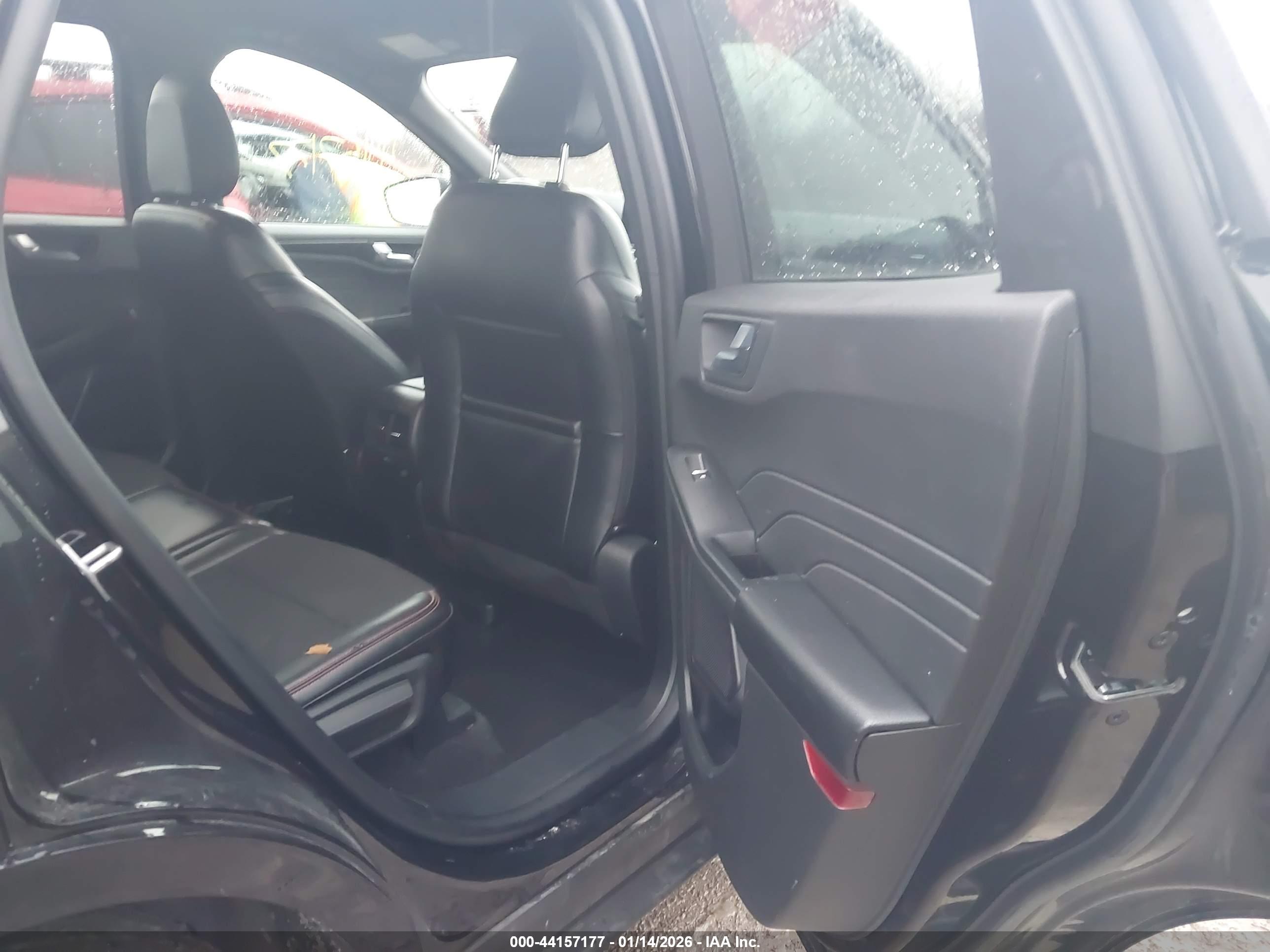 FORD ESCAPE image 8