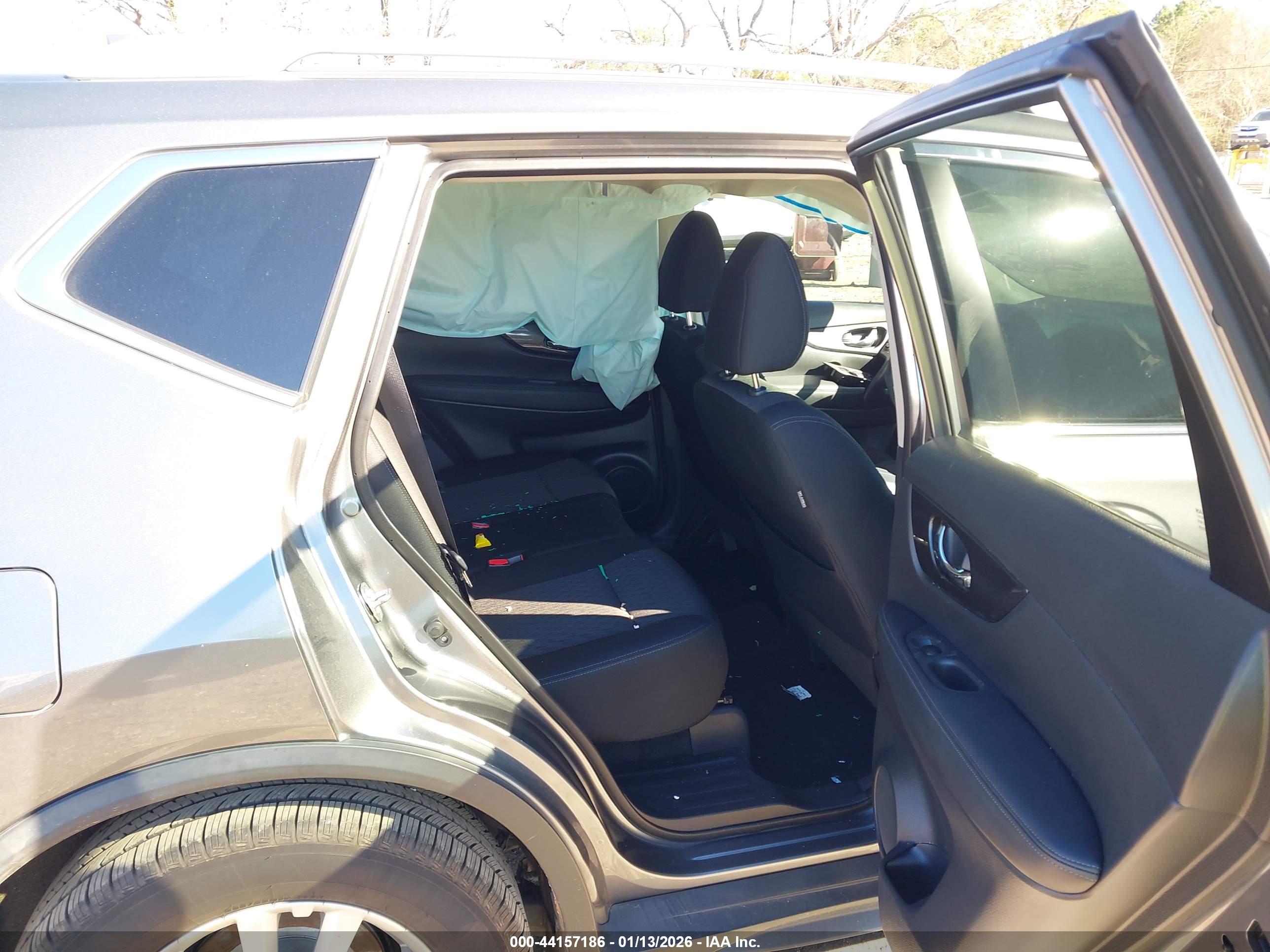 NISSAN ROGUE image 8