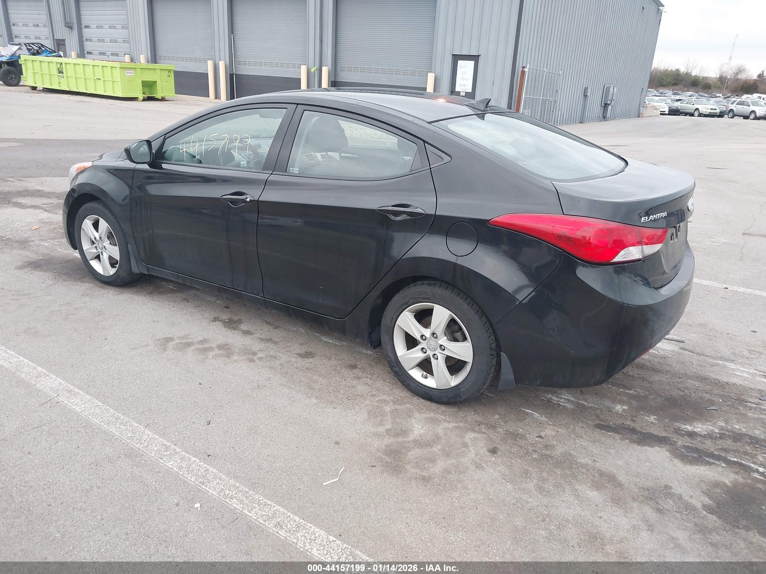 HYUNDAI ELANTRA image 3