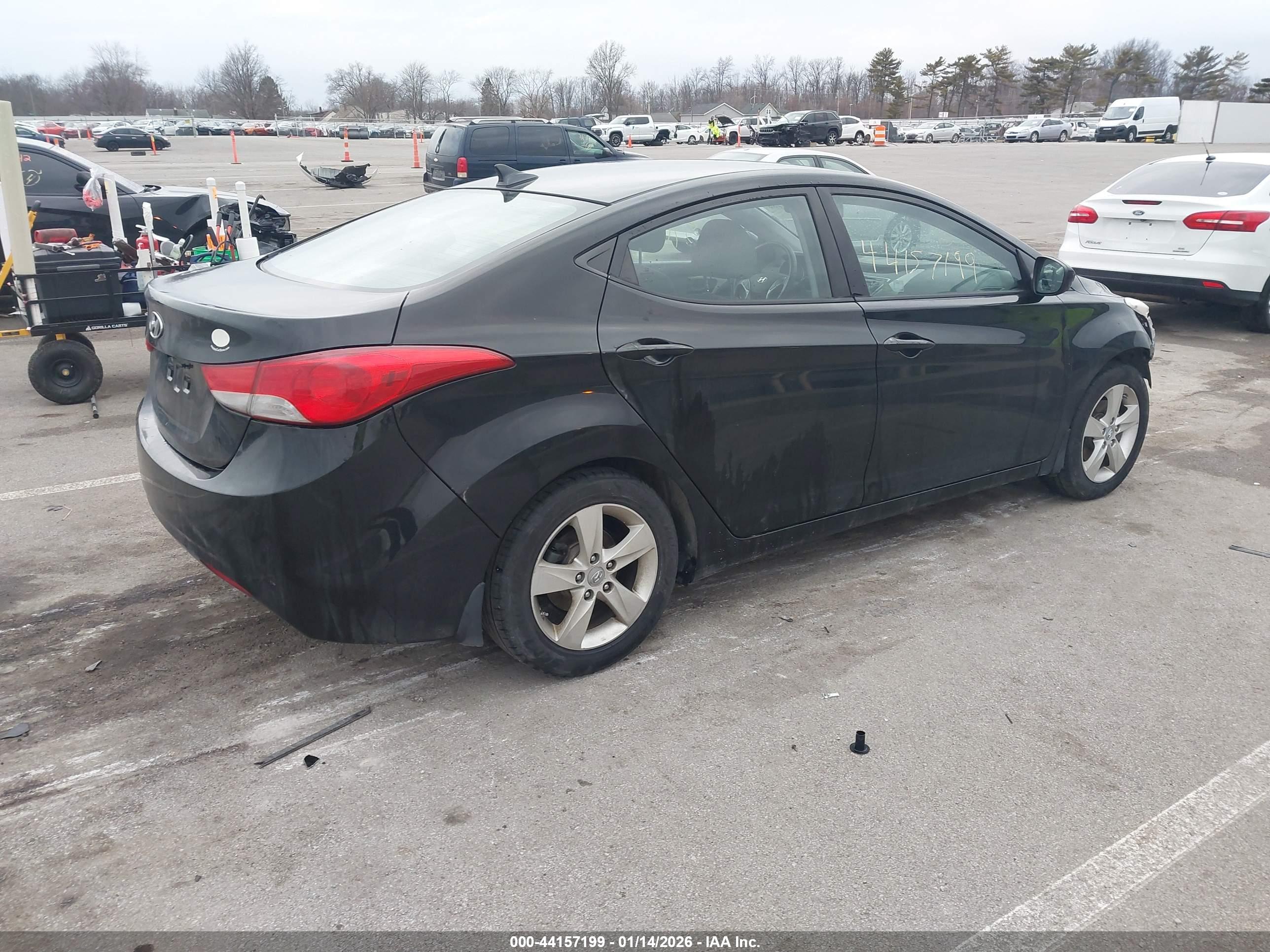 HYUNDAI ELANTRA image 4