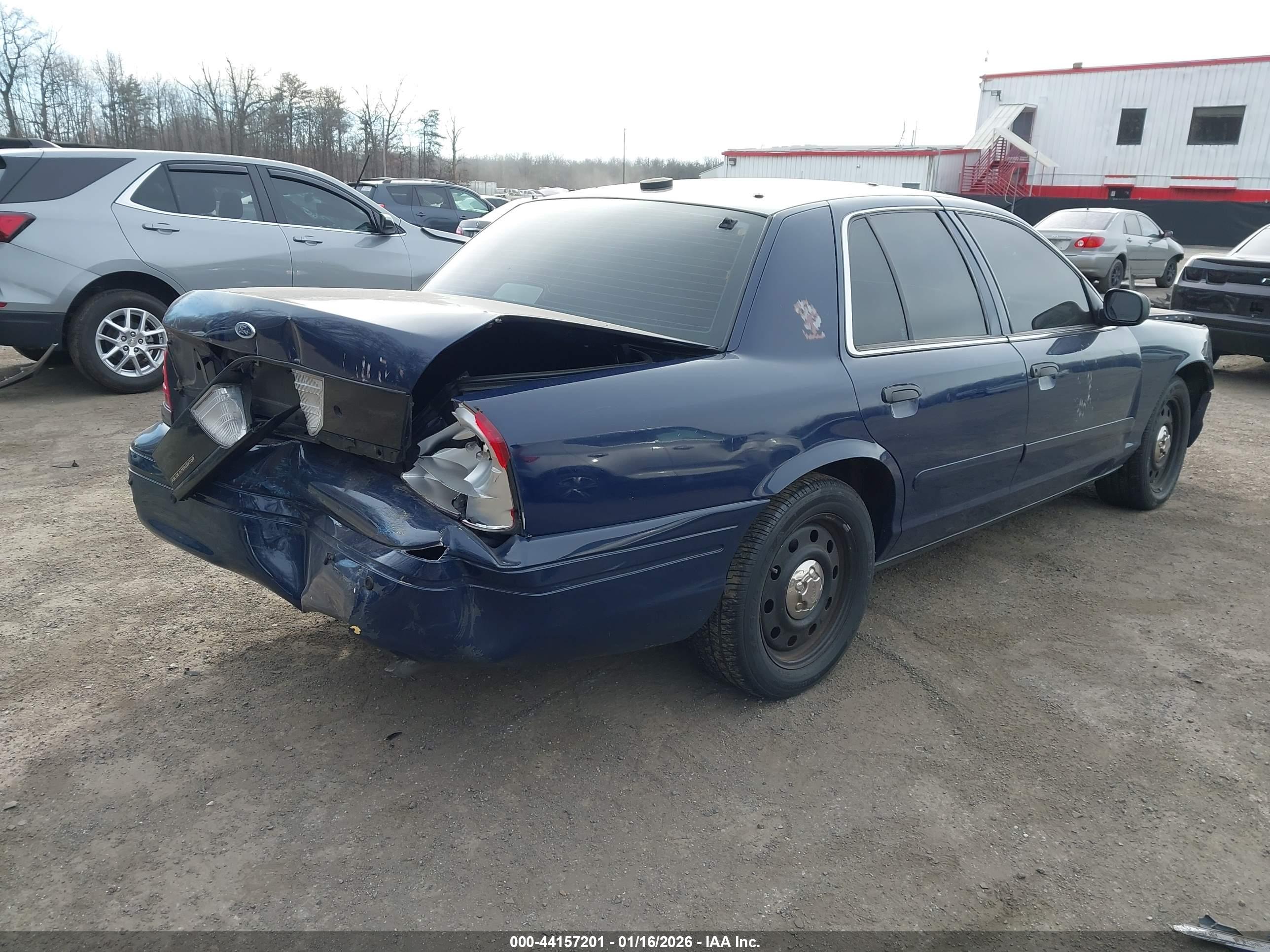 FORD CROWN image 4