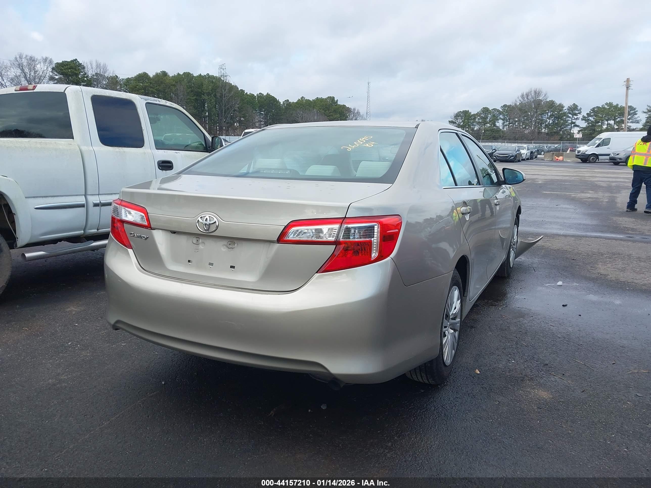 TOYOTA CAMRY image 4