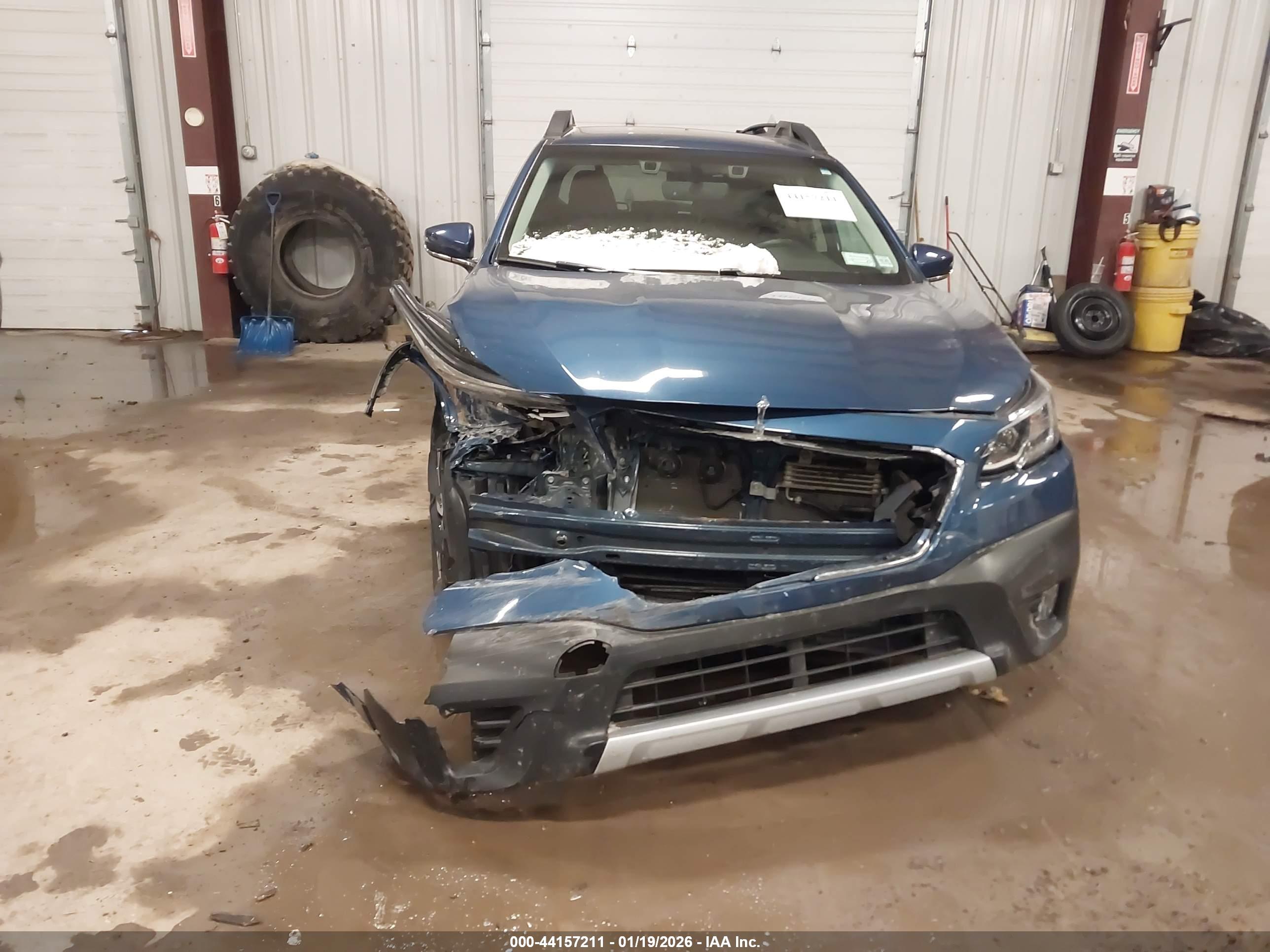 SUBARU OUTBACK image 6