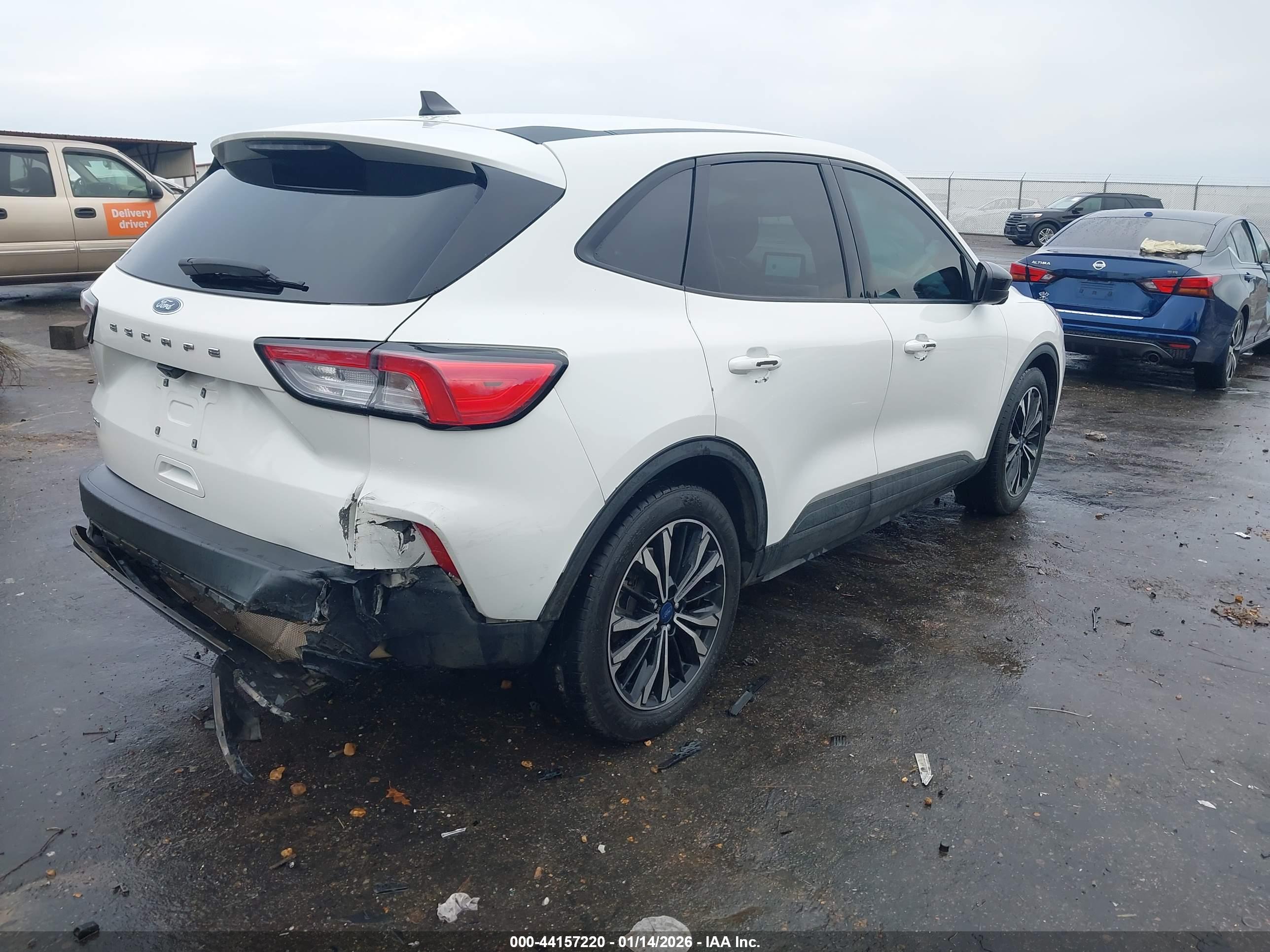 FORD ESCAPE image 4