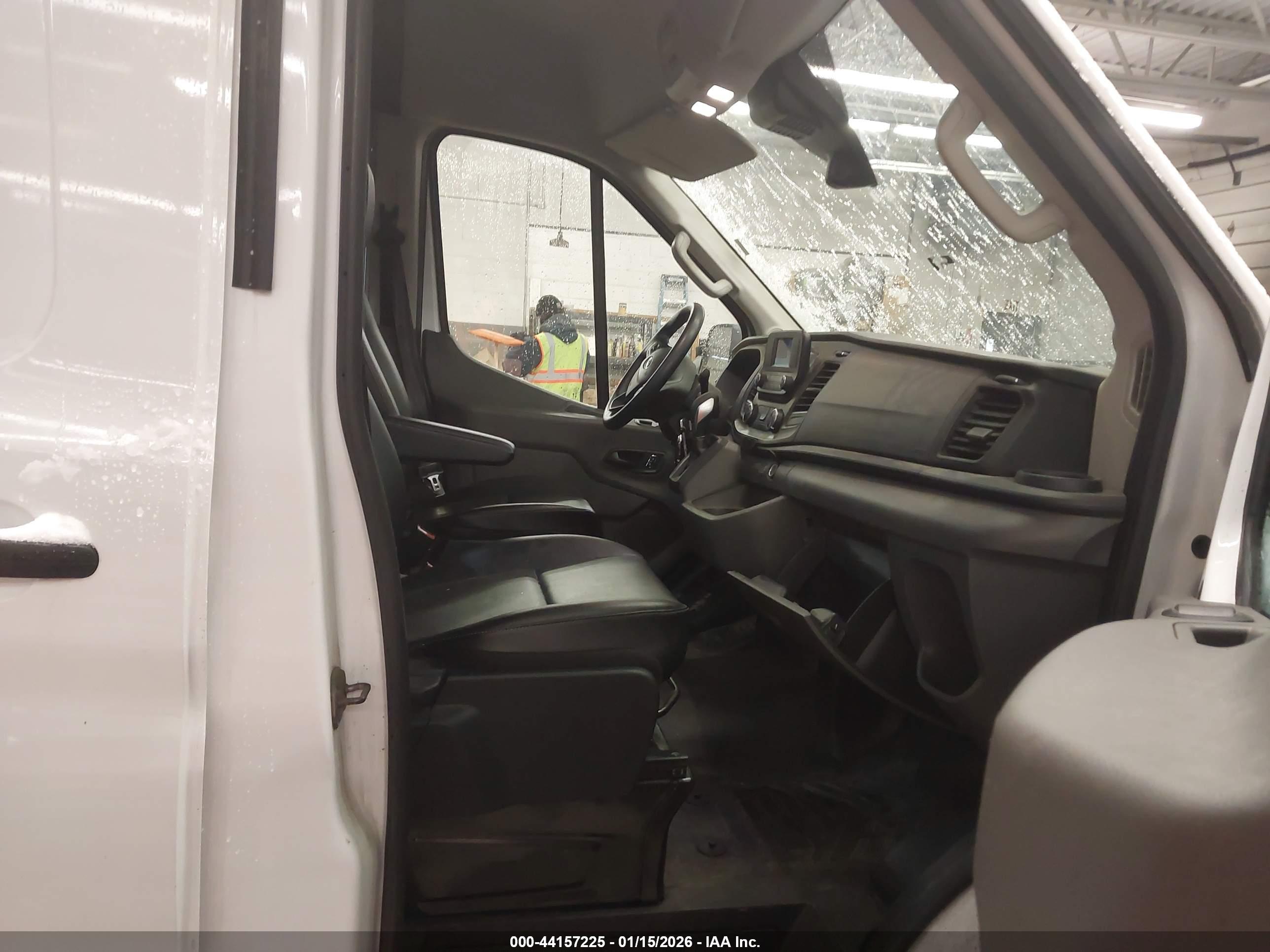 FORD TRANSIT-250 image 5