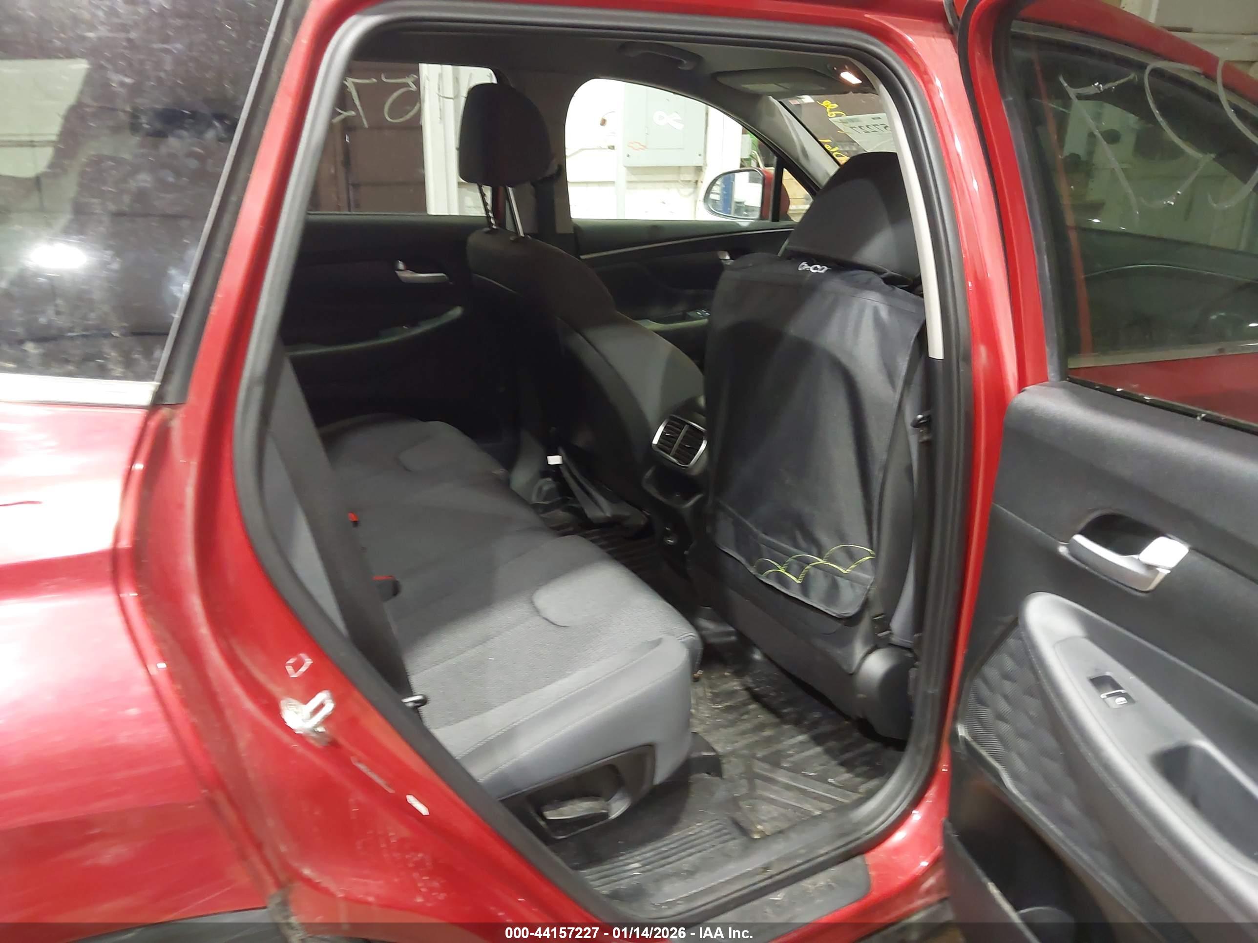 HYUNDAI SANTA image 8
